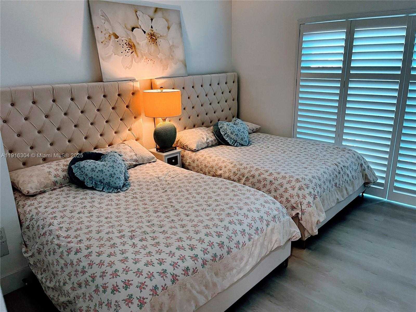 Small Image of 7810 SOUTH WEST 102ND LN, Miami Number 15