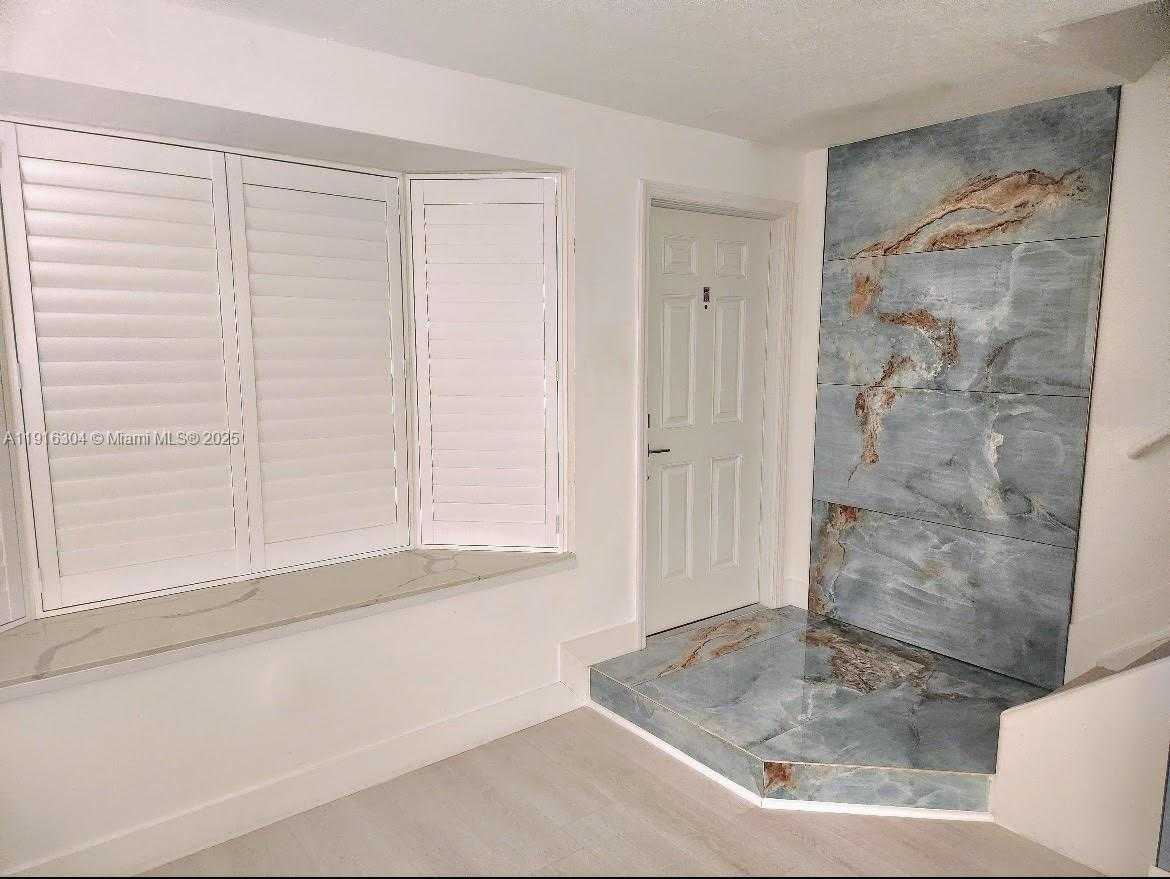 Small Image of 7810 SOUTH WEST 102ND LN, Miami Number 2