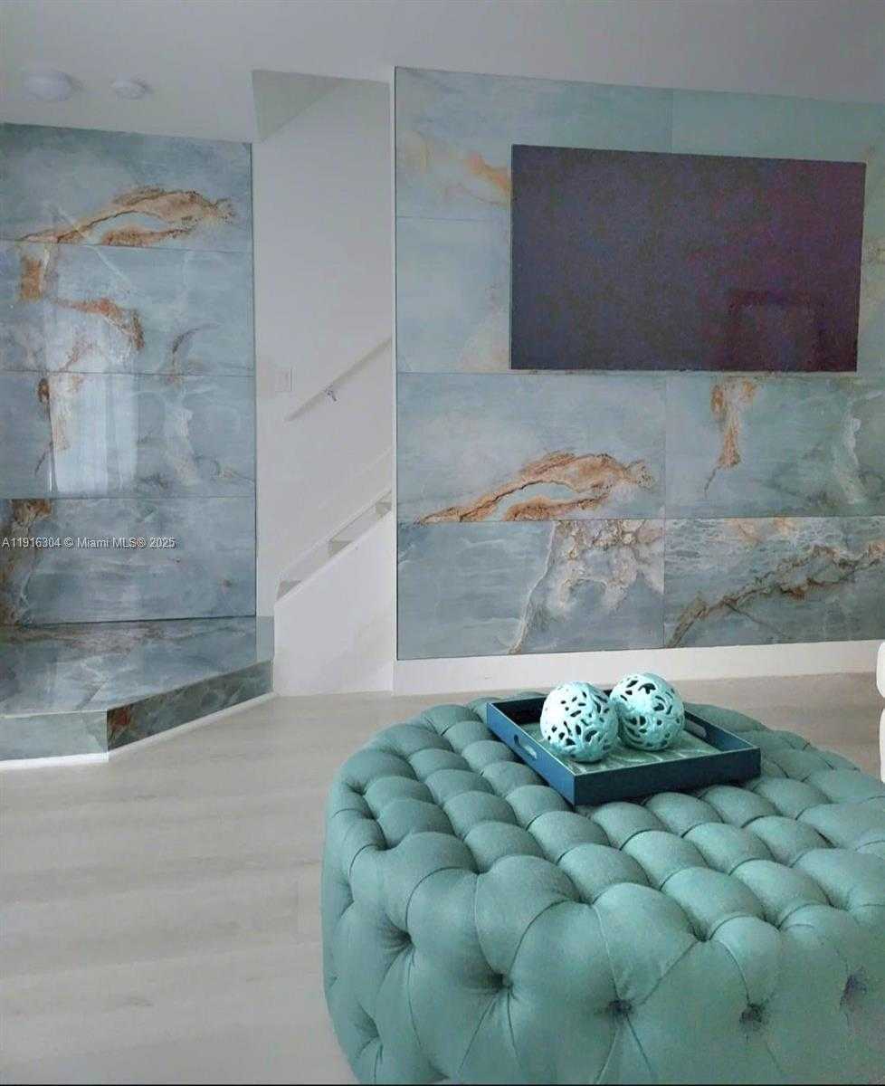 Small Image of 7810 SOUTH WEST 102ND LN, Miami Number 21