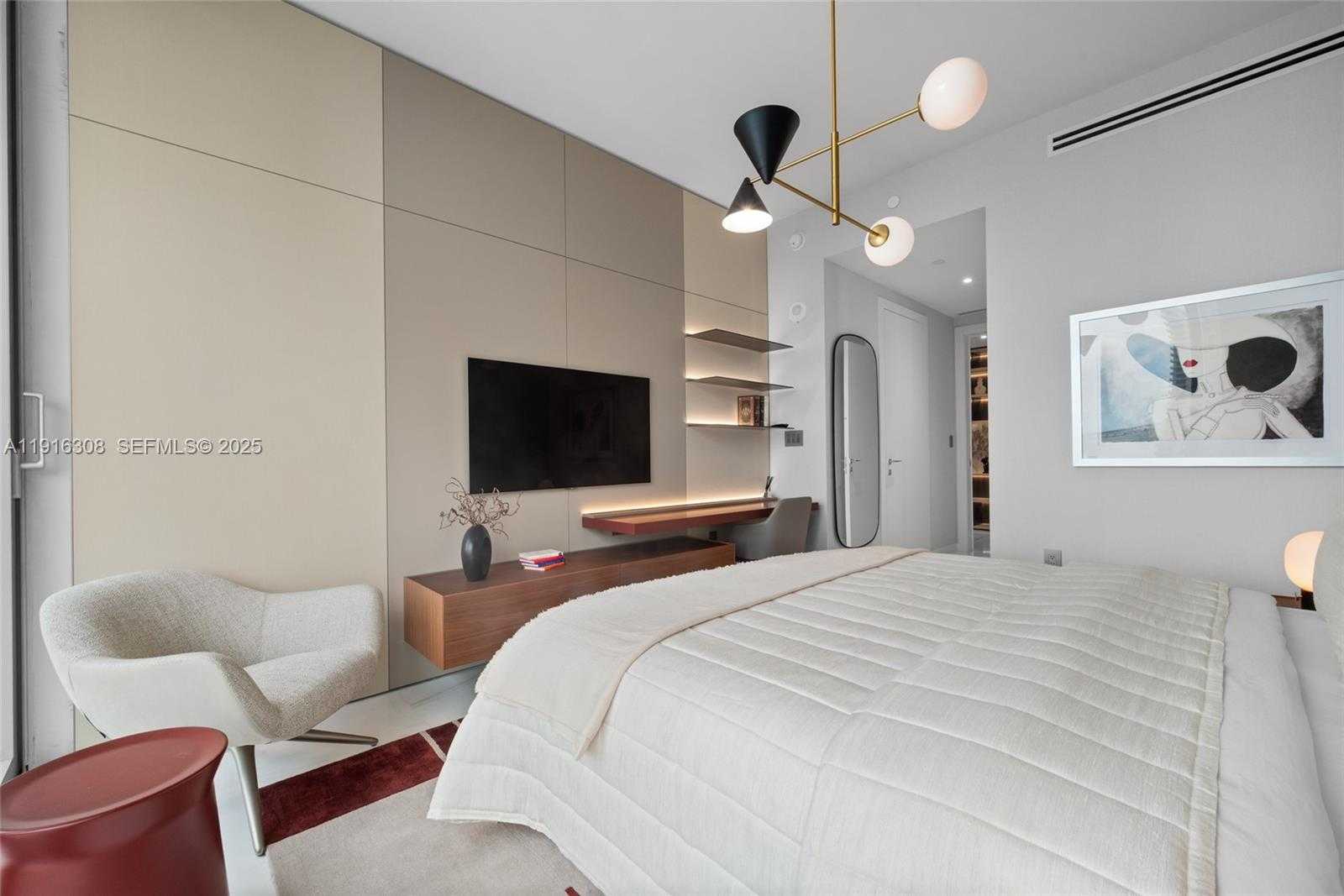 Small Image of 300 BISCAYNE BOULEVARD WAY #1101E, Miami Number 25