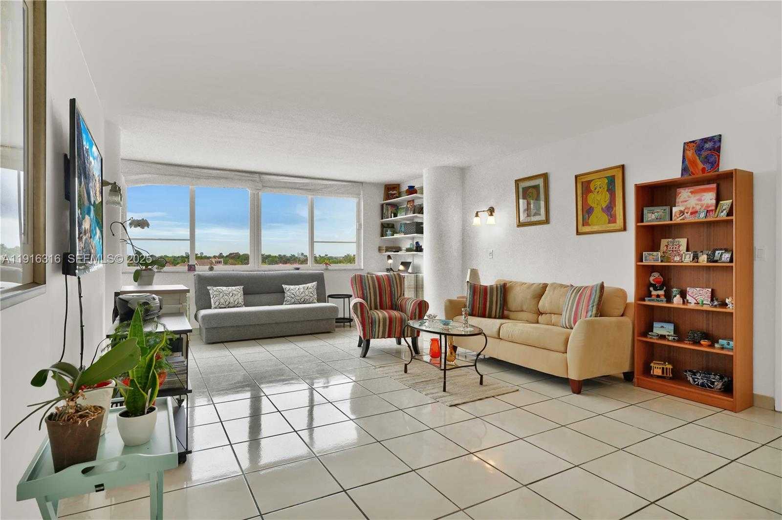 Small Image of 5005 COLLINS AVE #402, Miami Beach Number 23