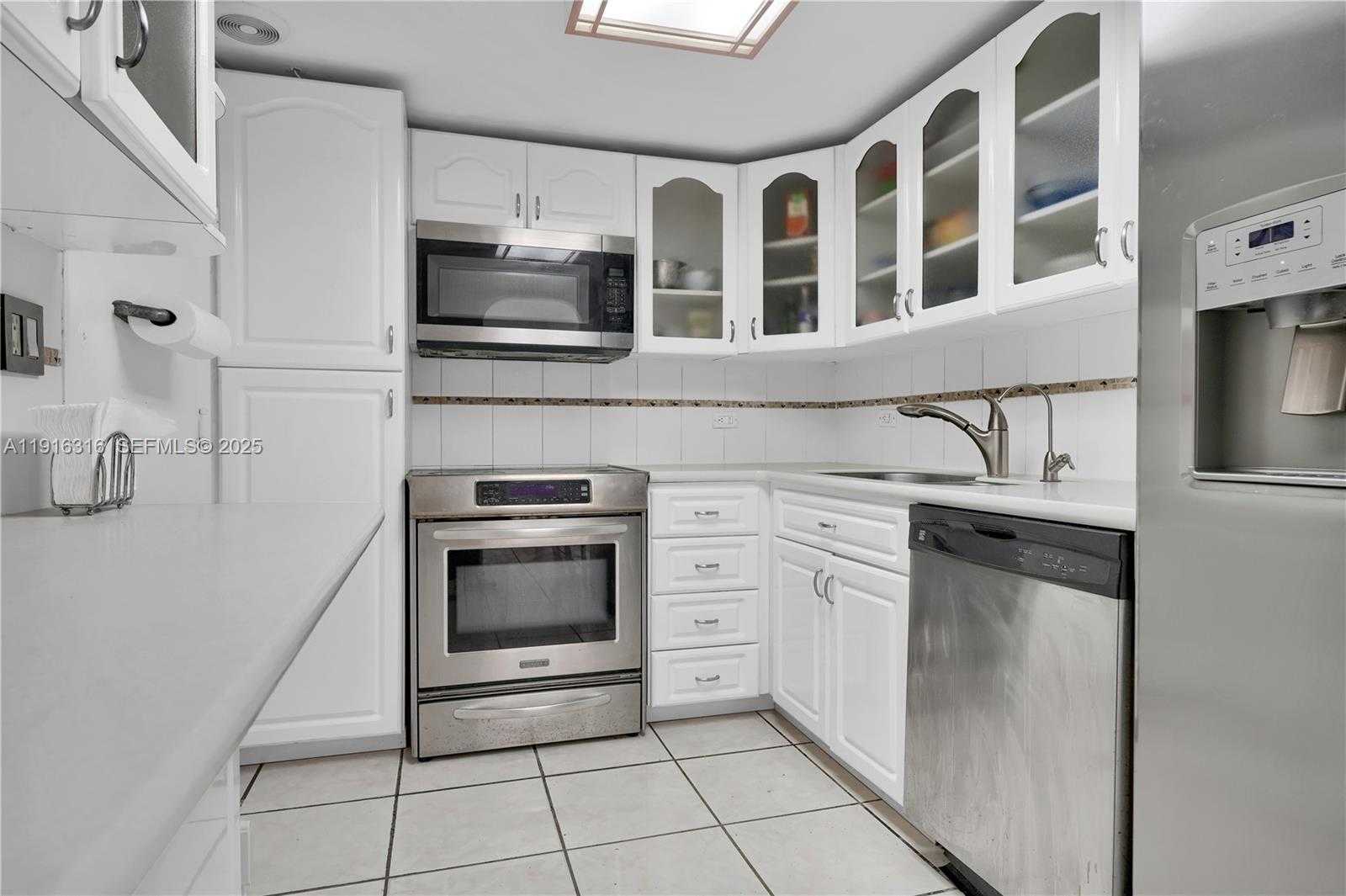 Small Image of 5005 COLLINS AVE #402, Miami Beach Number 29