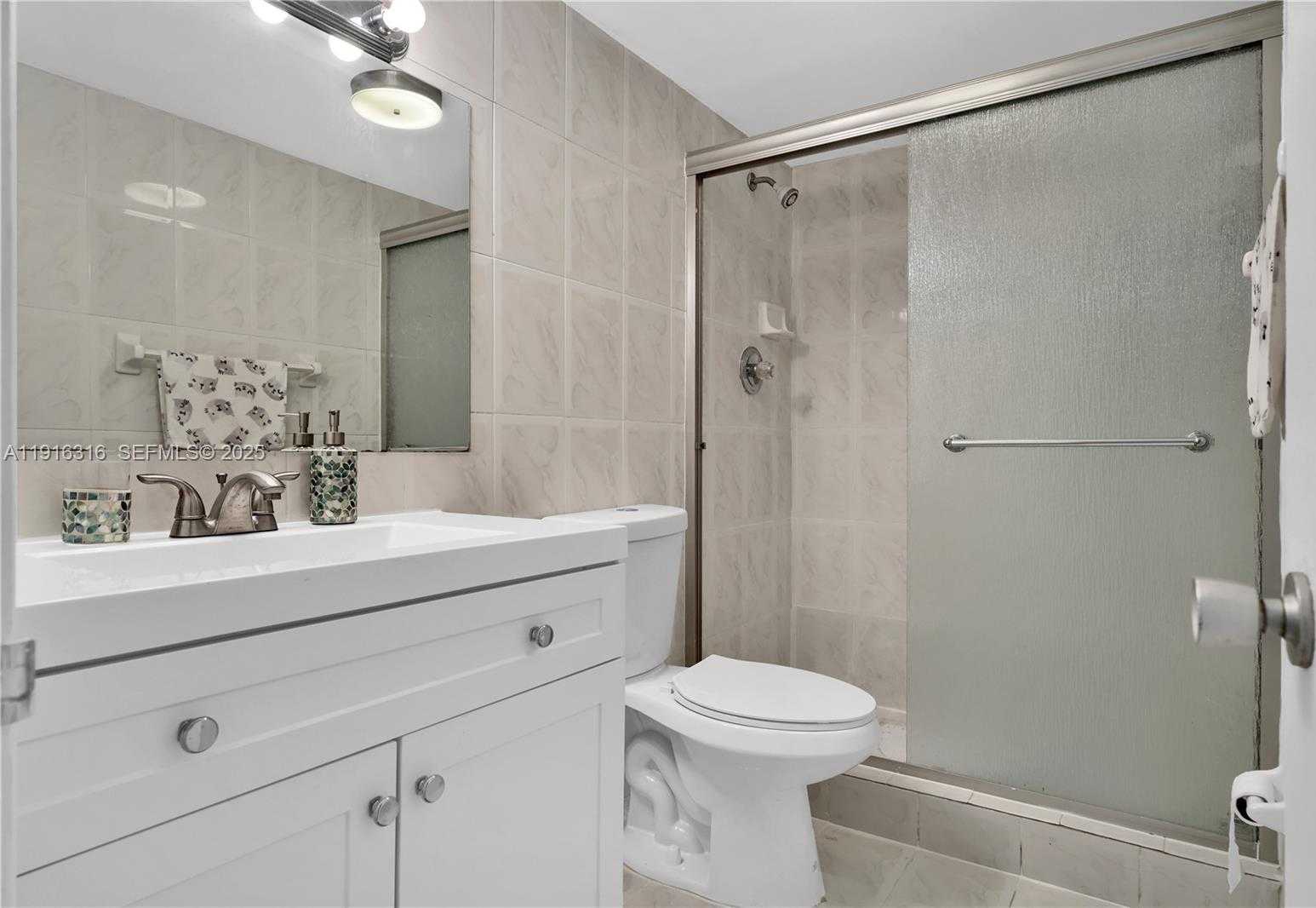 Small Image of 5005 COLLINS AVE #402, Miami Beach Number 30