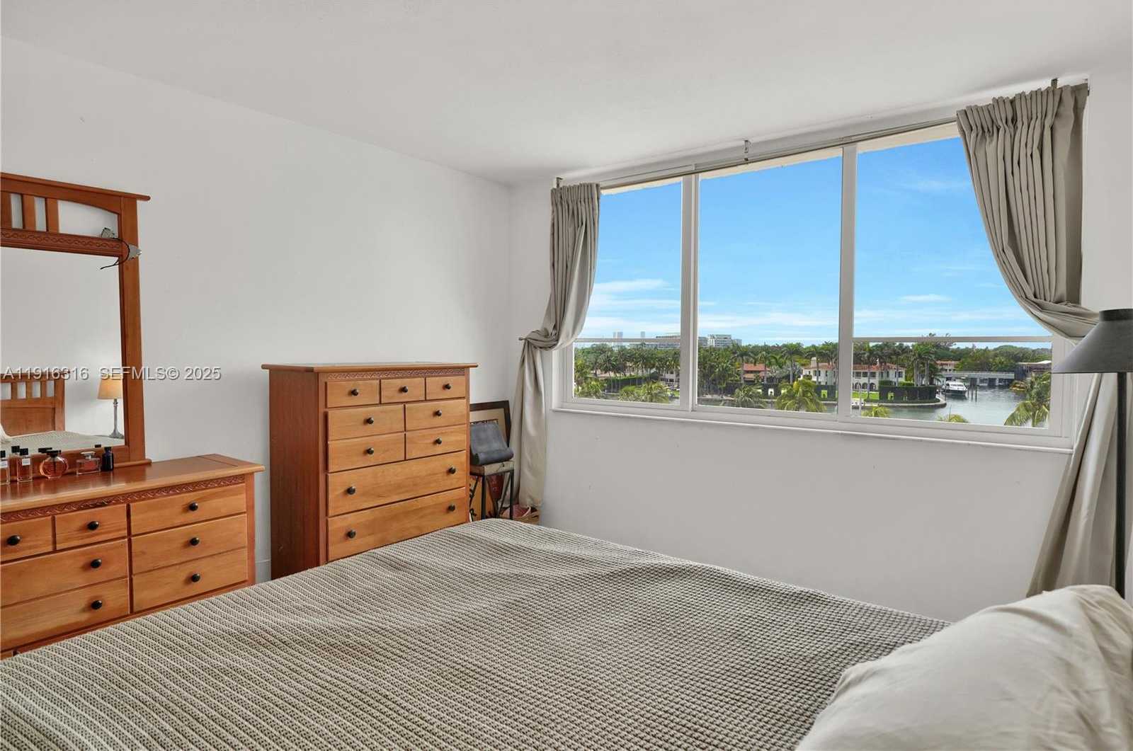 Small Image of 5005 COLLINS AVE #402, Miami Beach Number 36