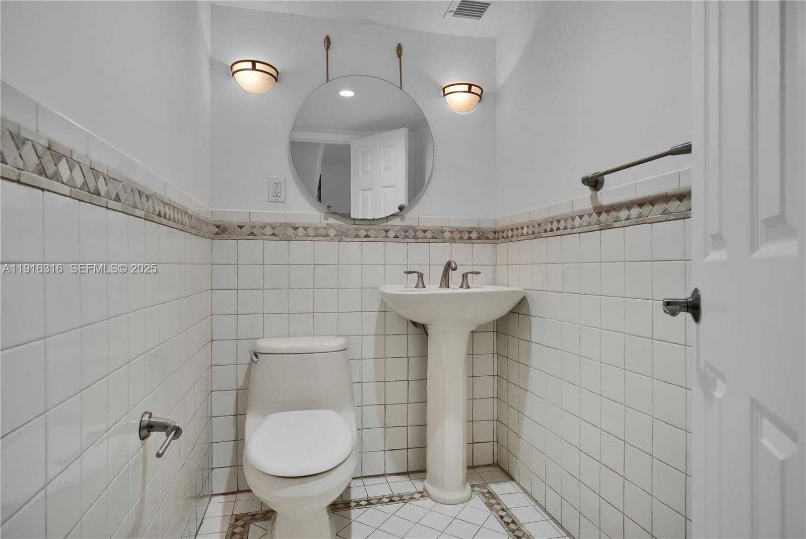 Small Image of 5005 COLLINS AVE #402, Miami Beach Number 9