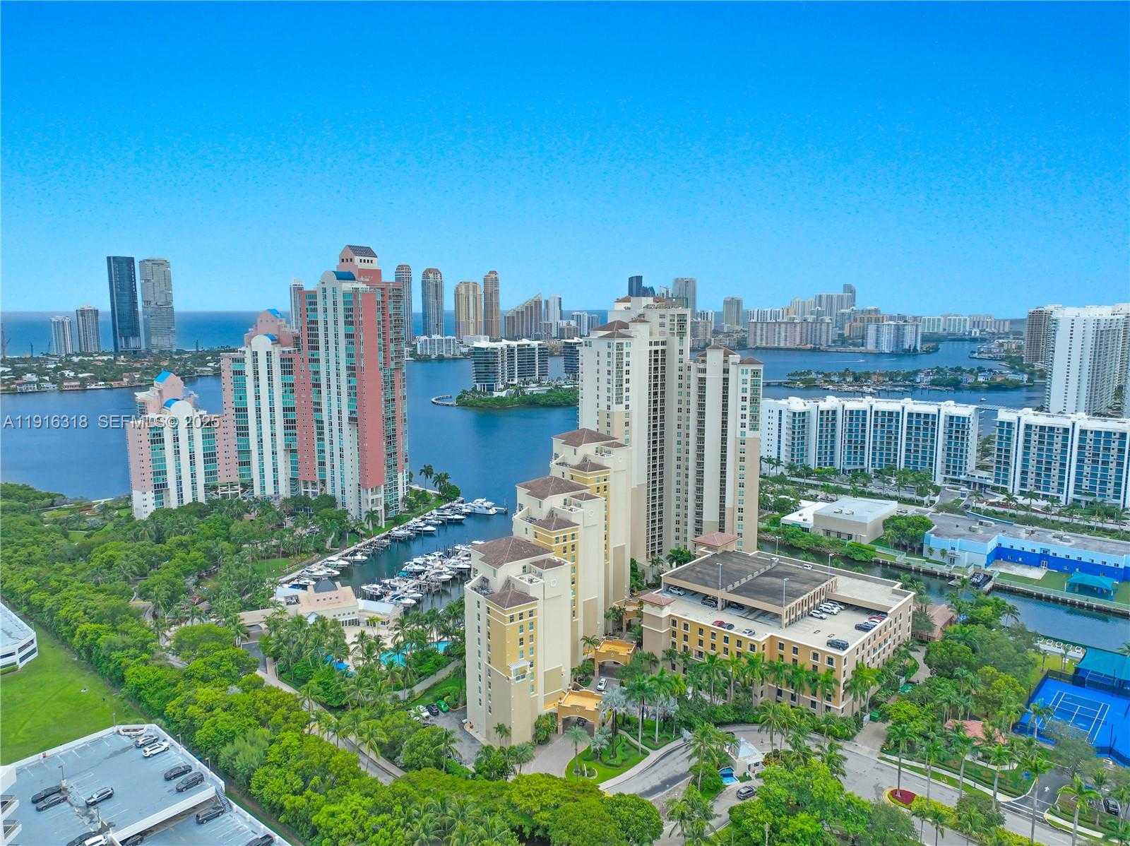 Imagen de Pequeño Objeto