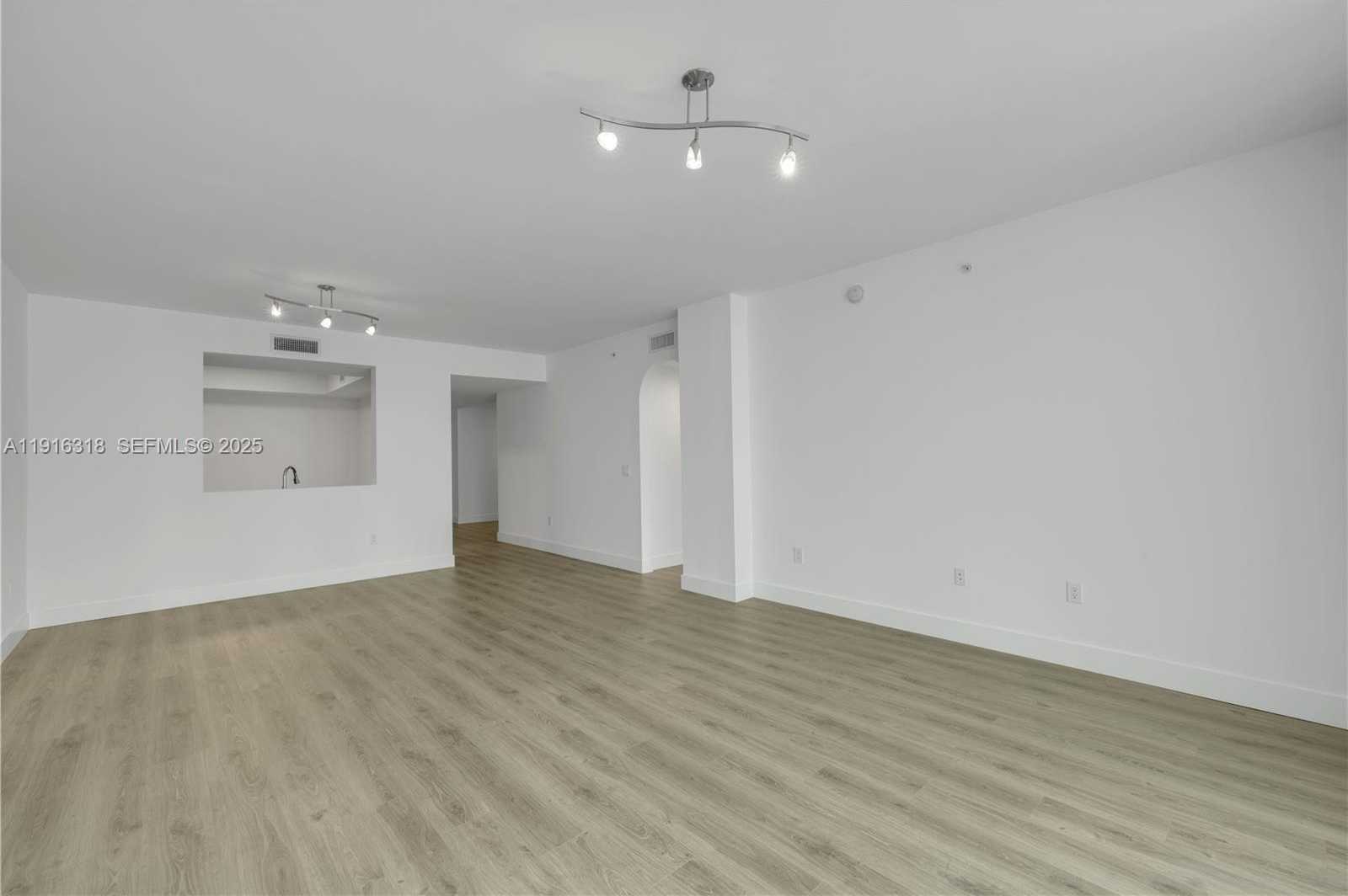 Imagen de Pequeño Objeto