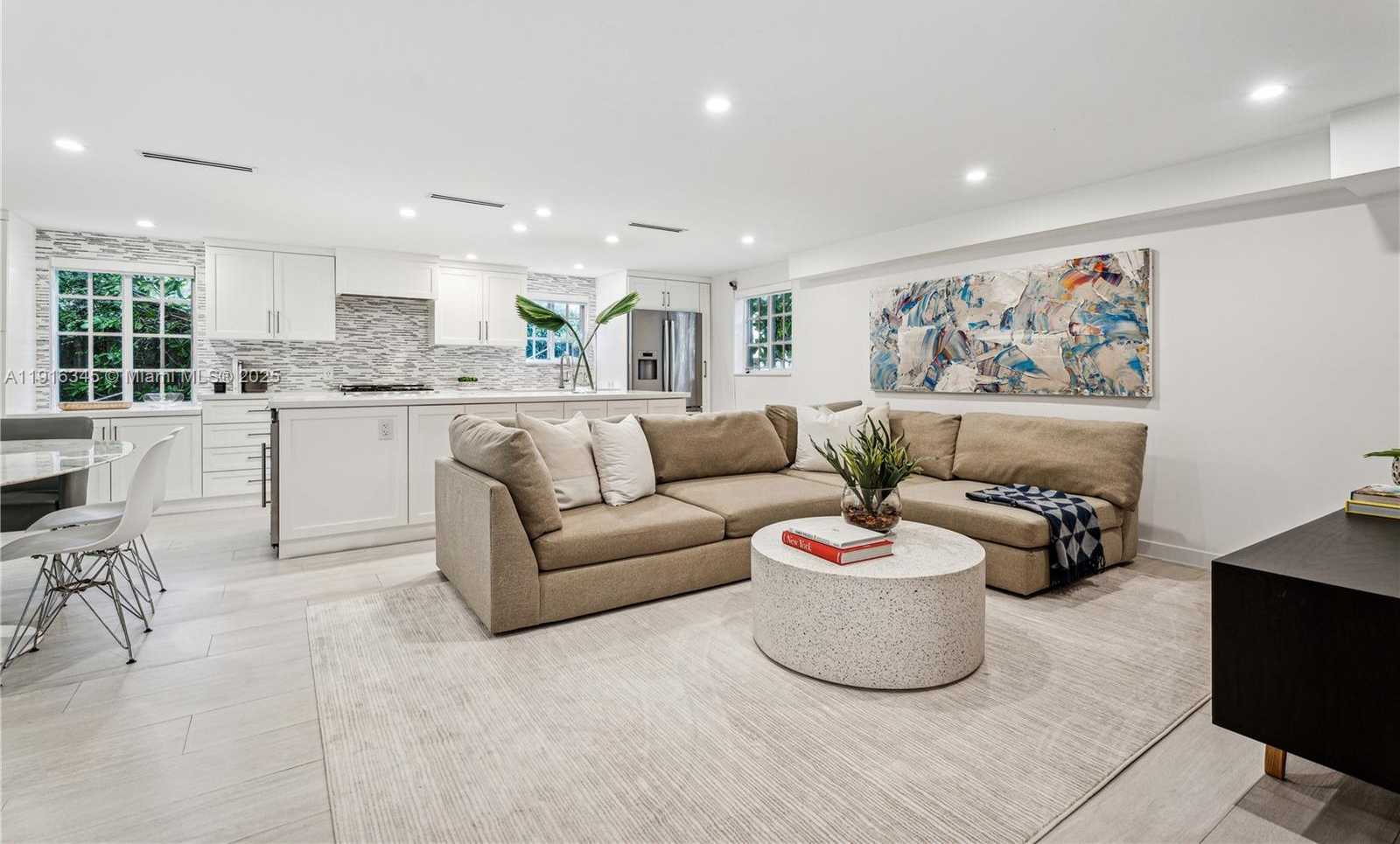 Small Image of 1231 15TH TER #5, Miami Beach Number 2