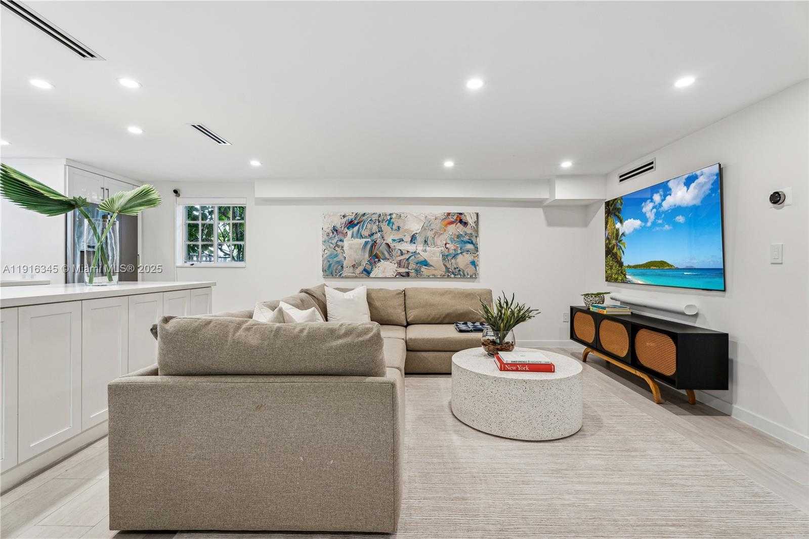 Small Image of 1231 15TH TER #5, Miami Beach Number 5