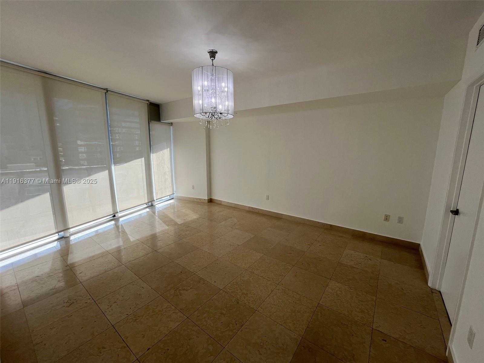 Small Image of 495 BRICKELL AVE #1207, Miami Number 12