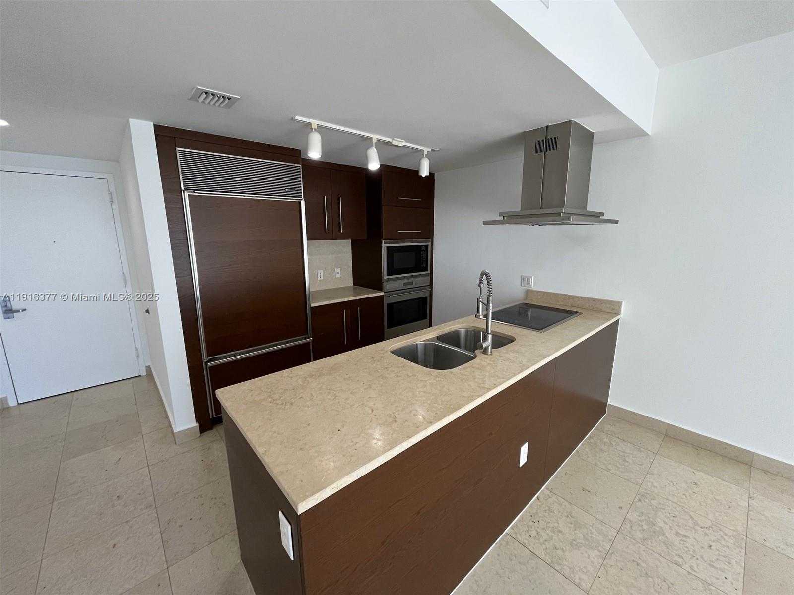 Small Image of 495 BRICKELL AVE #1207, Miami Number 3