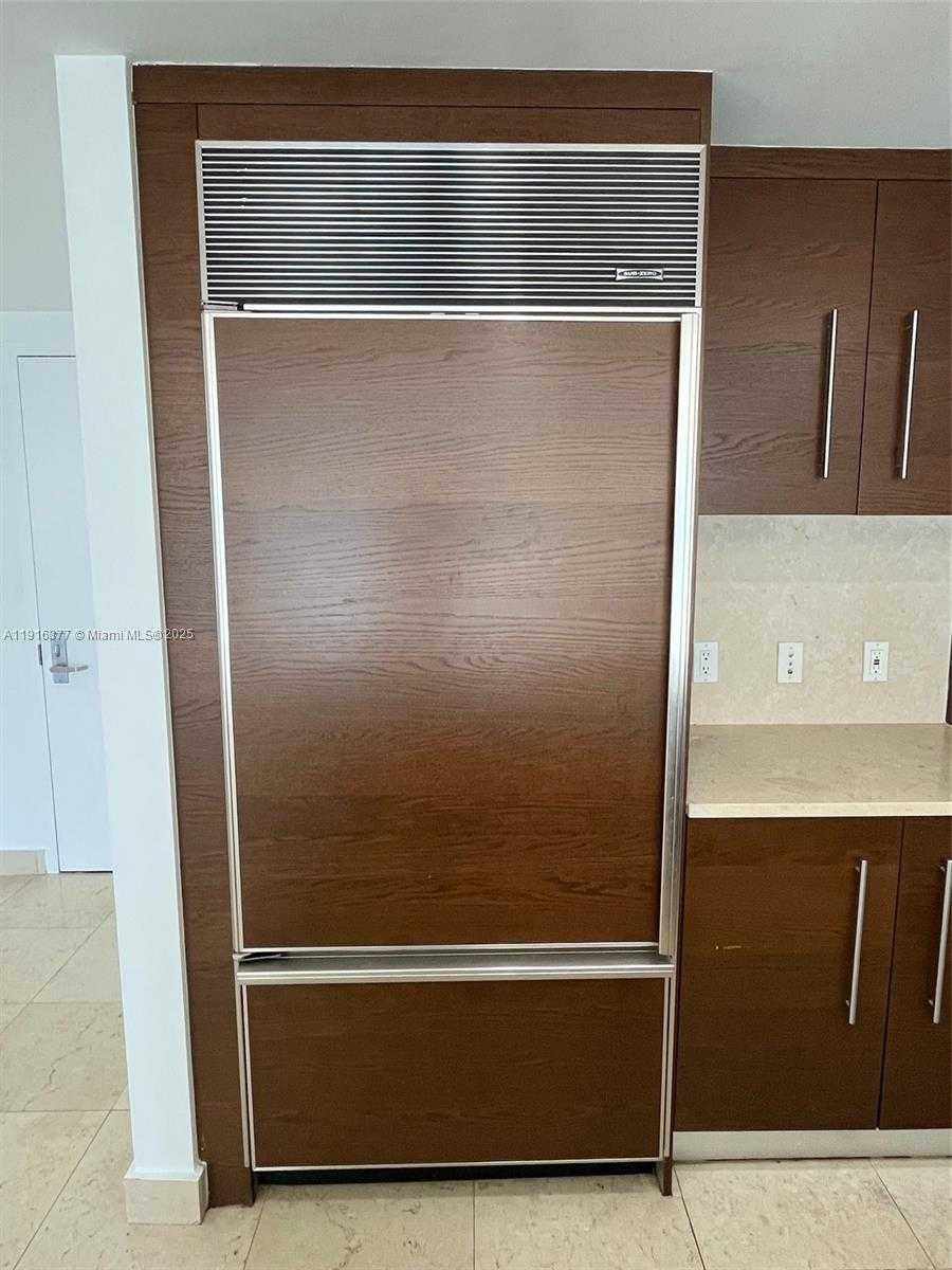 Small Image of 495 BRICKELL AVE #1207, Miami Number 4