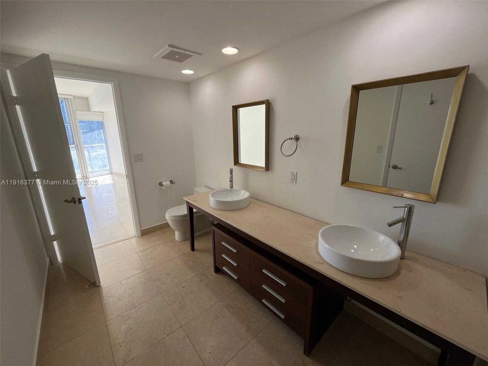 Small Image of 495 BRICKELL AVE #1207, Miami Number 7