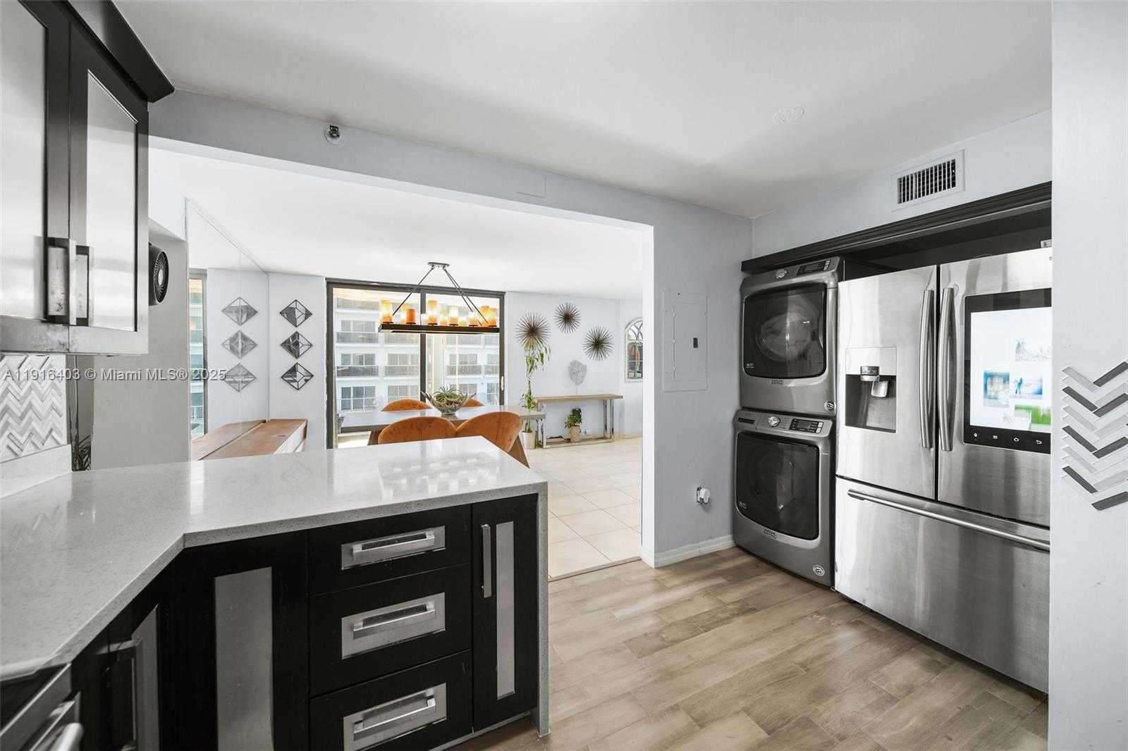 Small Image of 6061 COLLINS AVE #5F, Miami Beach Number 12