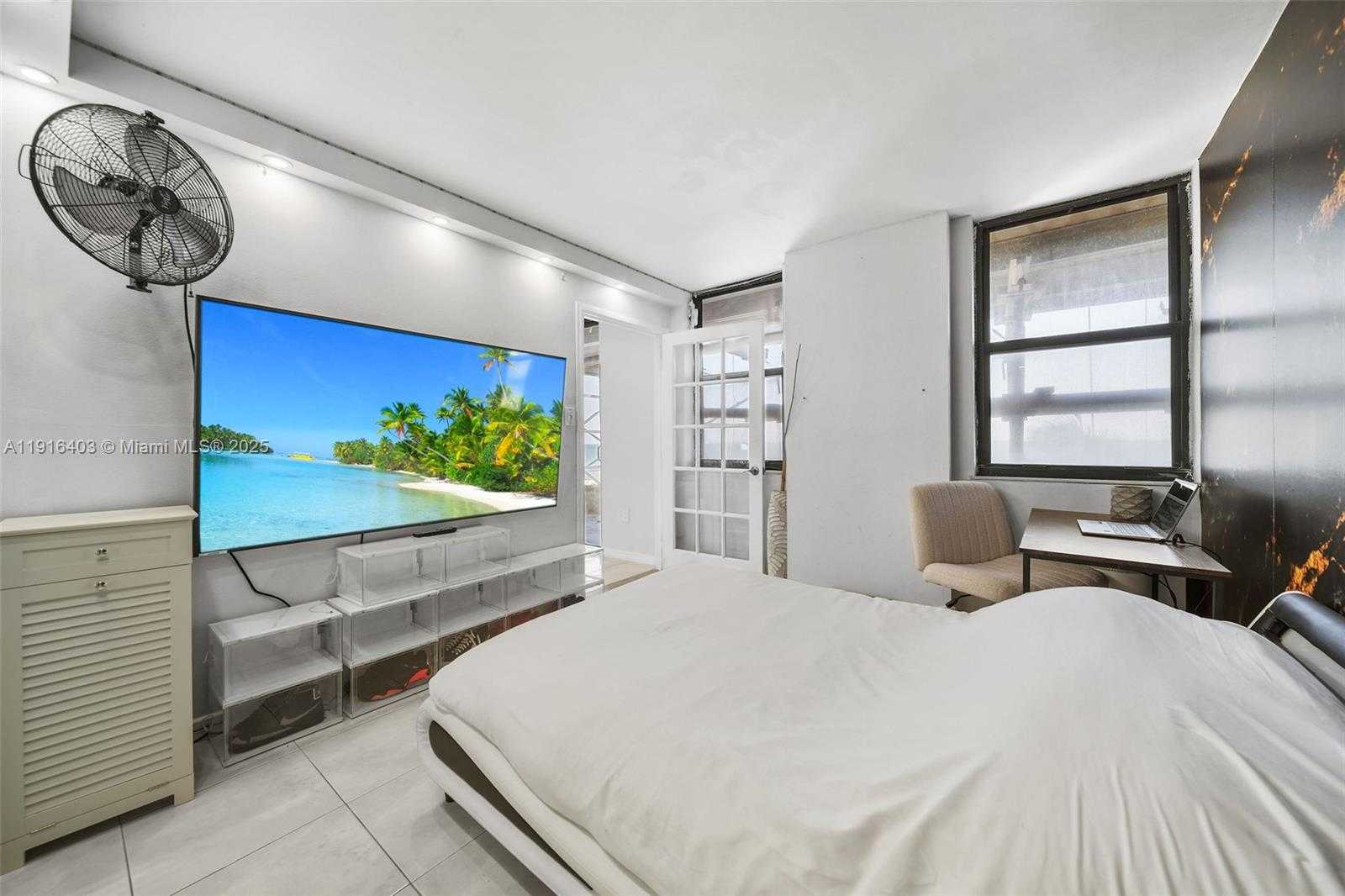 Small Image of 6061 COLLINS AVE #5F, Miami Beach Number 20