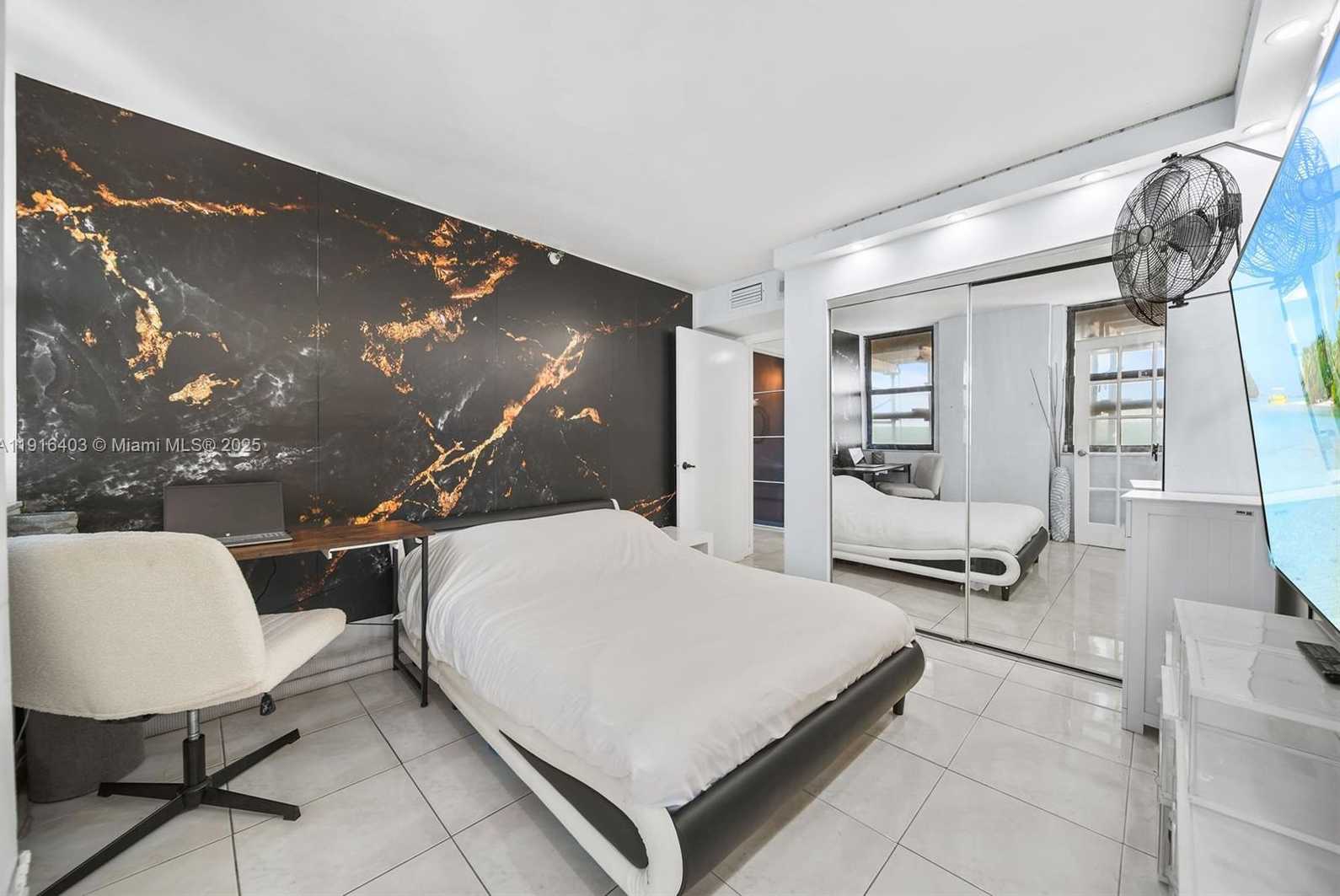 Small Image of 6061 COLLINS AVE #5F, Miami Beach Number 21
