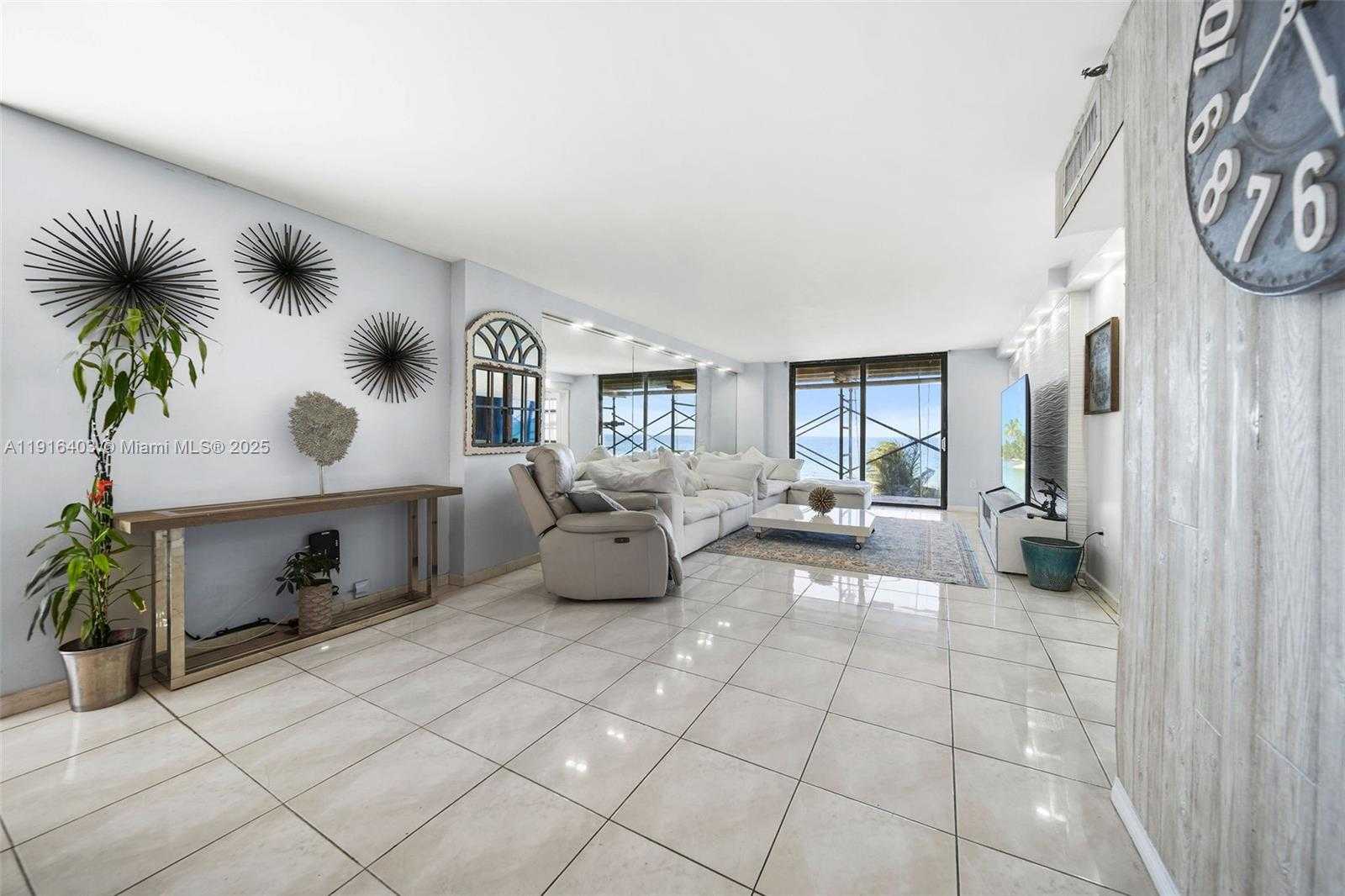 Small Image of 6061 COLLINS AVE #5F, Miami Beach Number 5