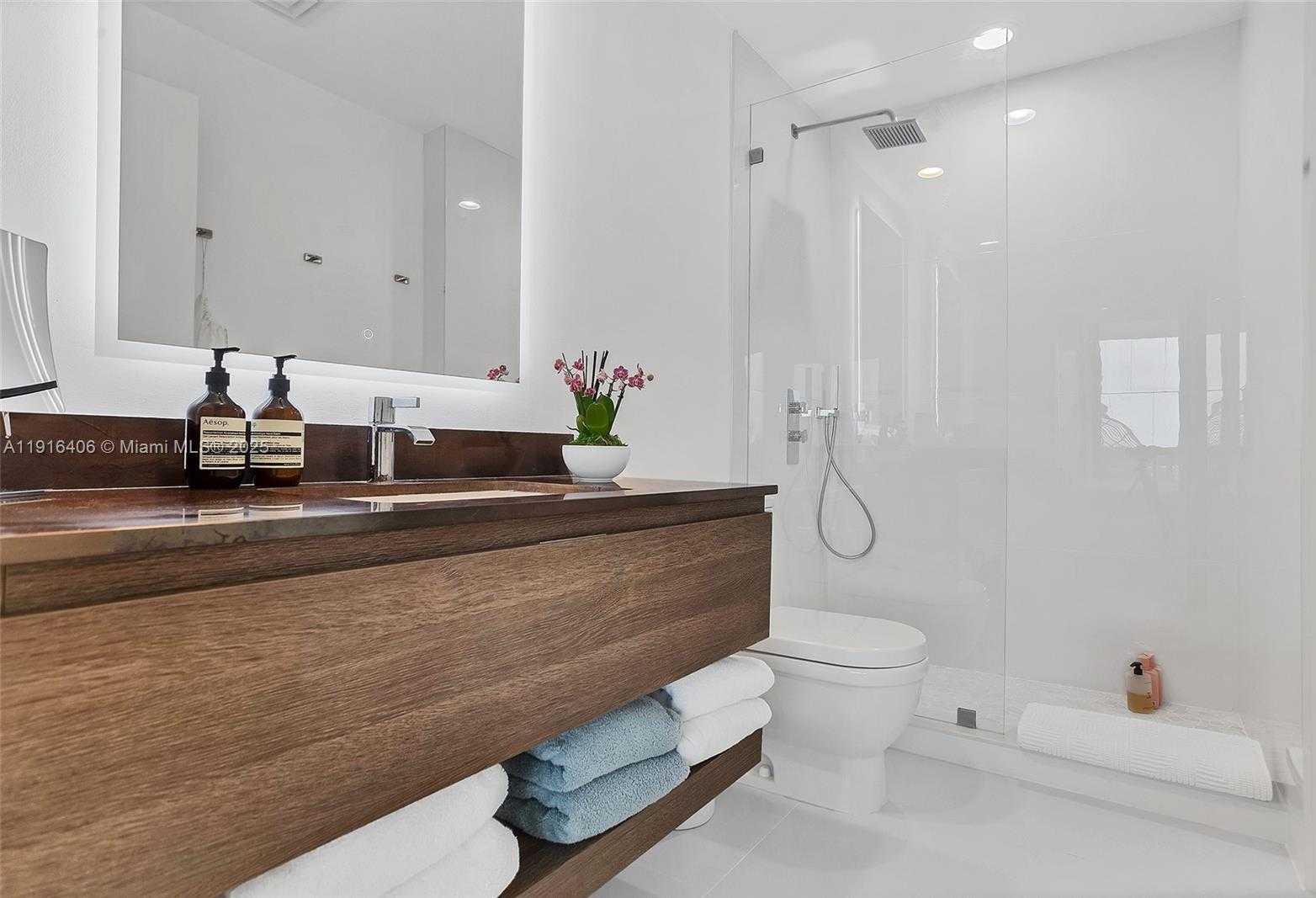 Small Image of 350 OCEAN DR #405N, Key Biscayne Number 21