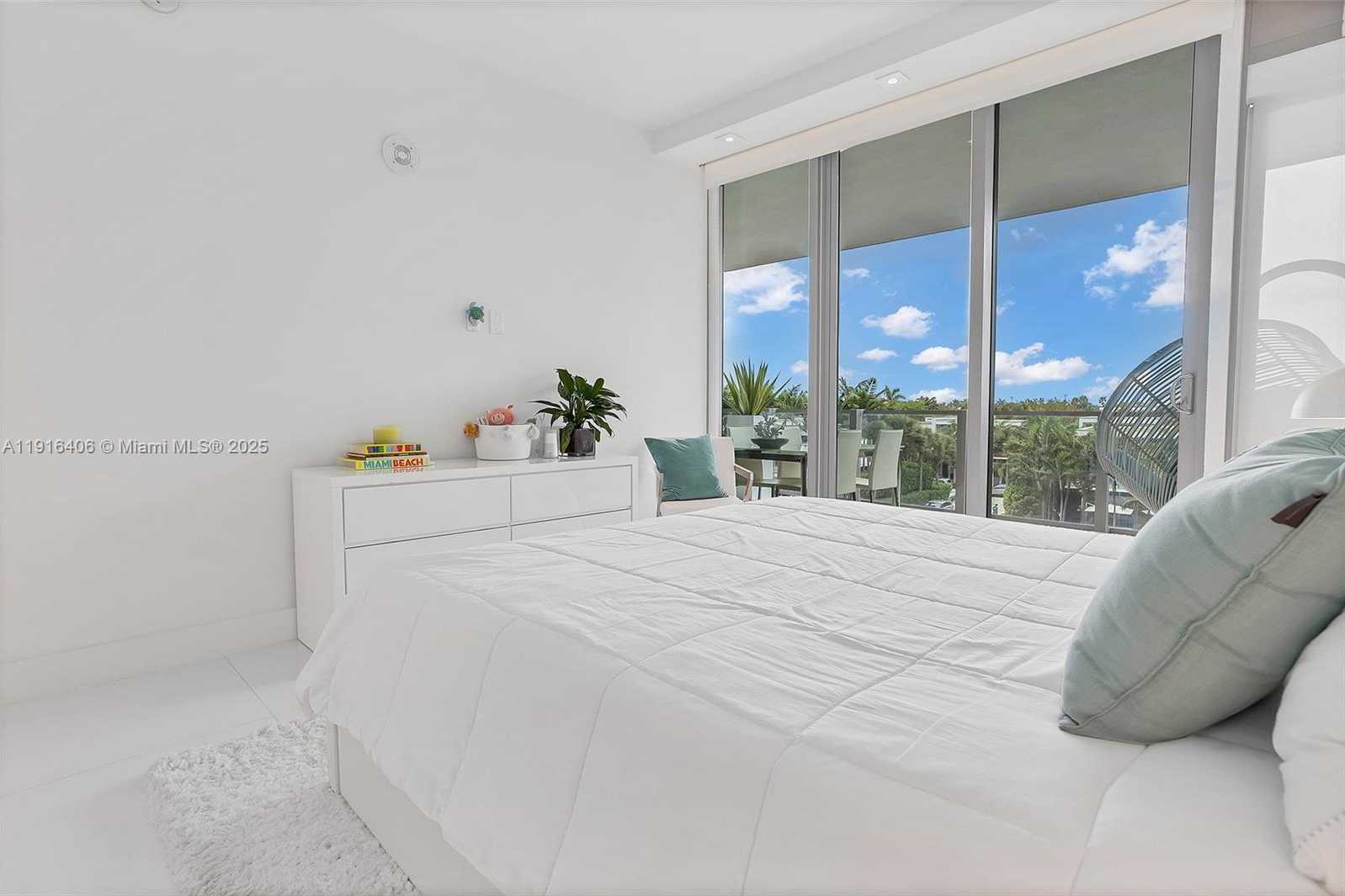 Small Image of 350 OCEAN DR #405N, Key Biscayne Number 22