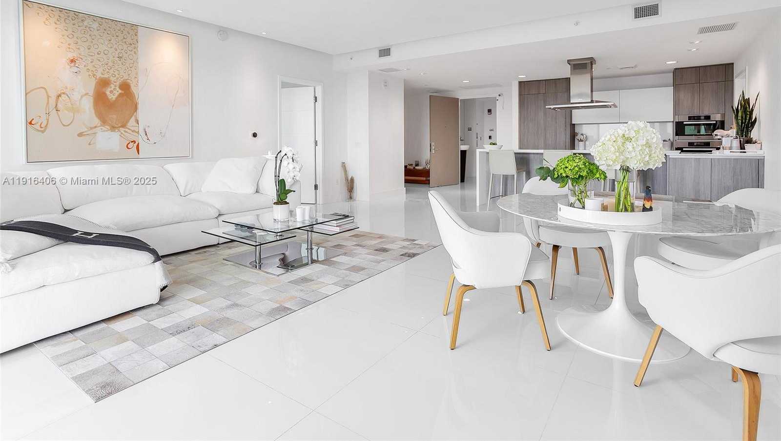 Small Image of 350 OCEAN DR #405N, Key Biscayne Number 3