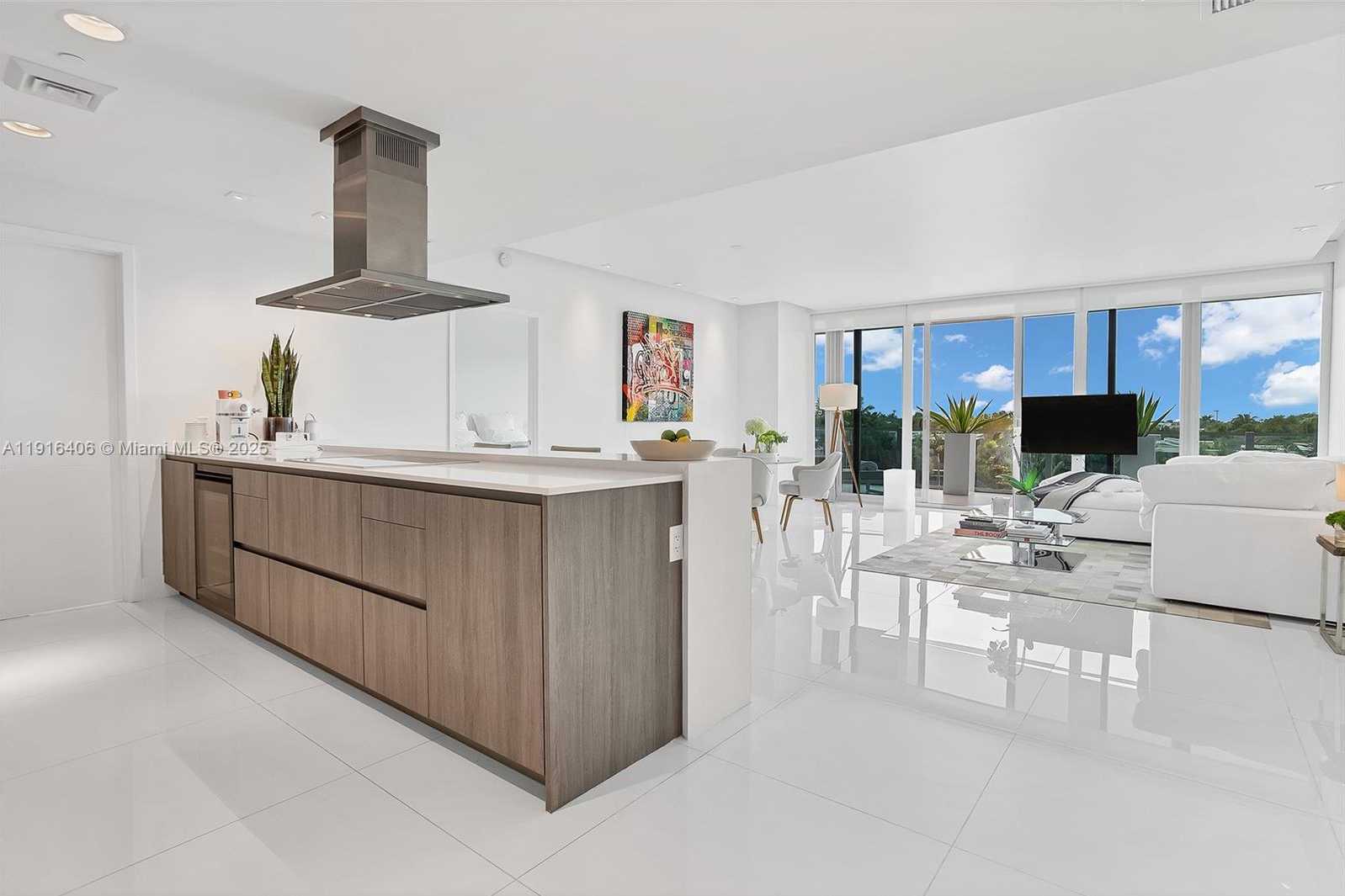 Small Image of 350 OCEAN DR #405N, Key Biscayne Number 5