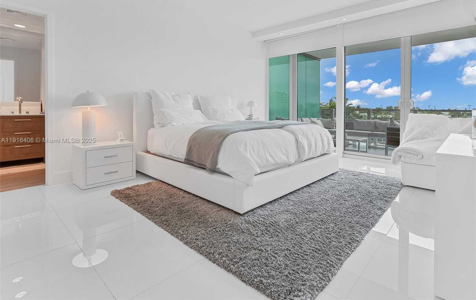 Small Image of 350 OCEAN DR #405N, Key Biscayne Number 7
