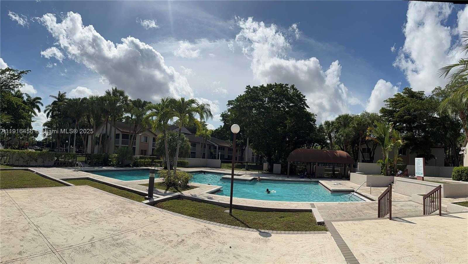 Small Image of 13959 SOUTH WEST 91ST TER #13959, Miami Number 19