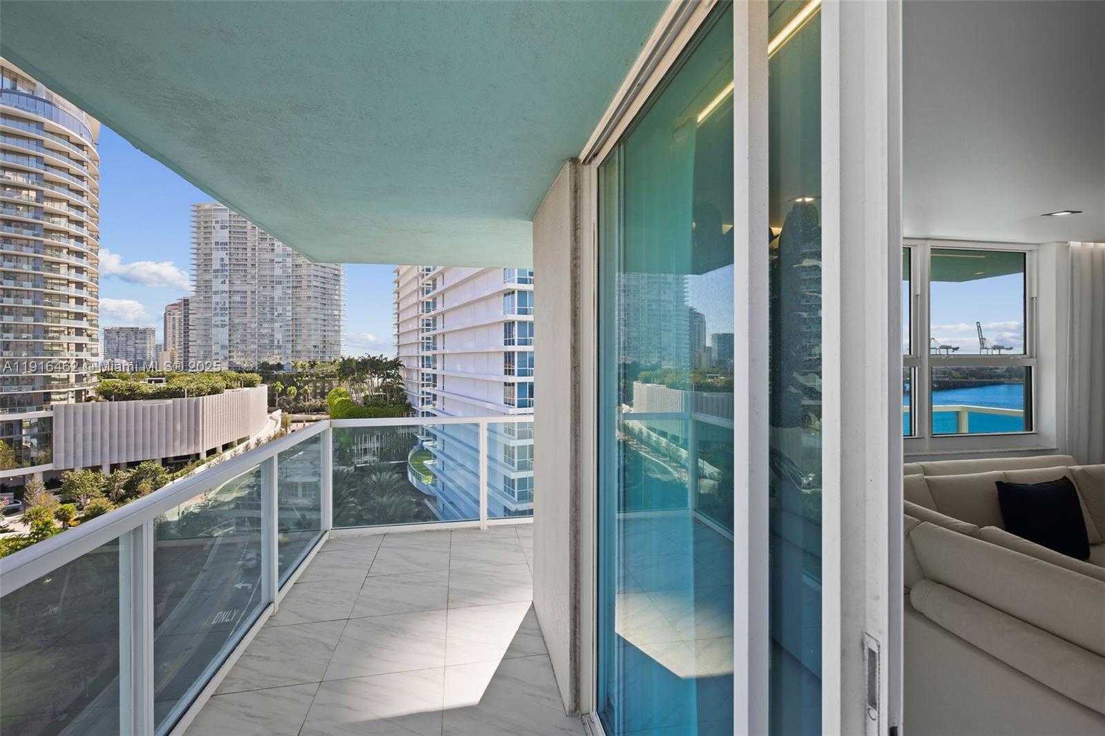 Small Image of 650 WEST AVE #1002, Miami Beach Number 32
