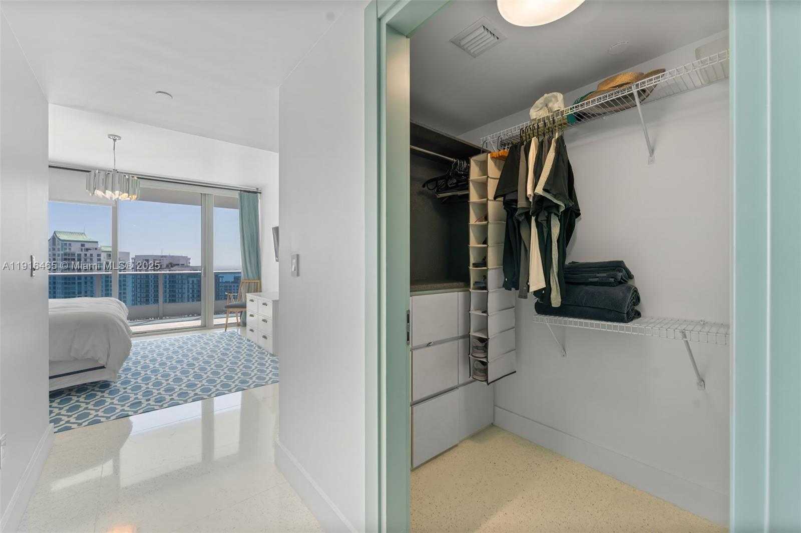 Small Image of 200 BISCAYNE BOULEVARD WAY #4005, Miami Number 9