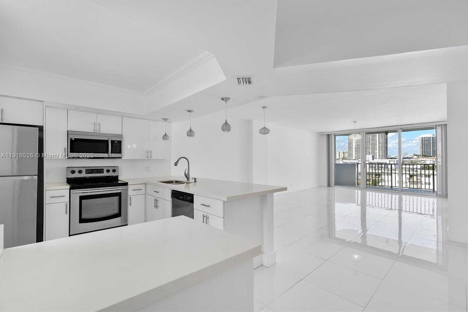 Small Image of 3703 NORTH EAST 166TH ST #808, North Miami Beach Number 4