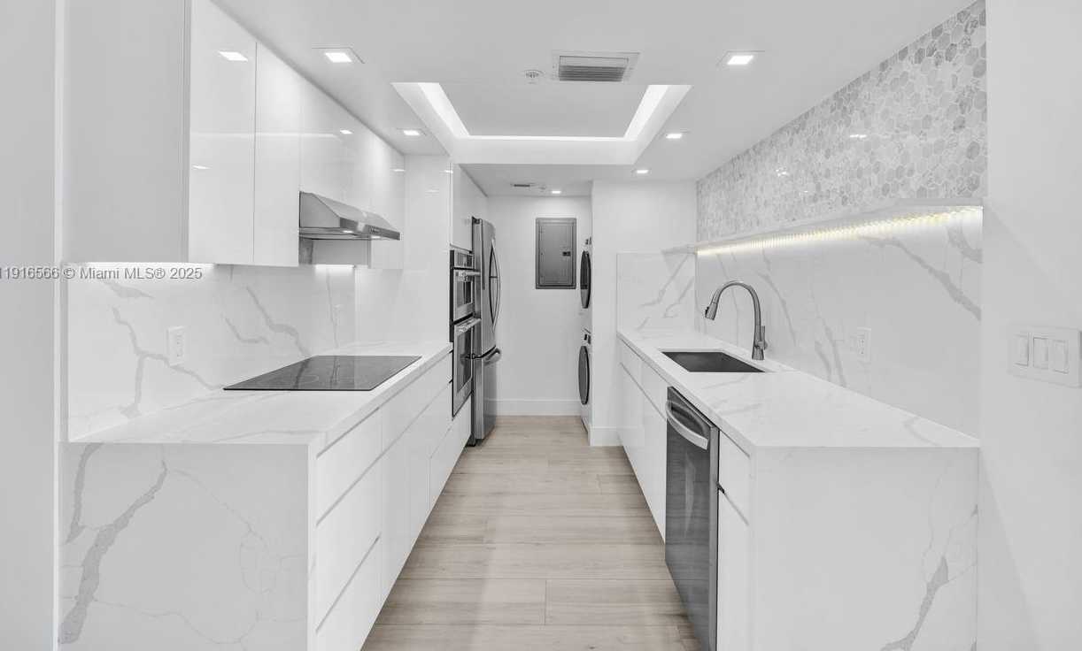 Small Image of 90 ALTON RD #1907, Miami Beach Number 3