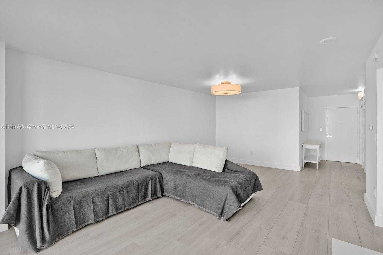 Small Image of 90 ALTON RD #1907, Miami Beach Number 35