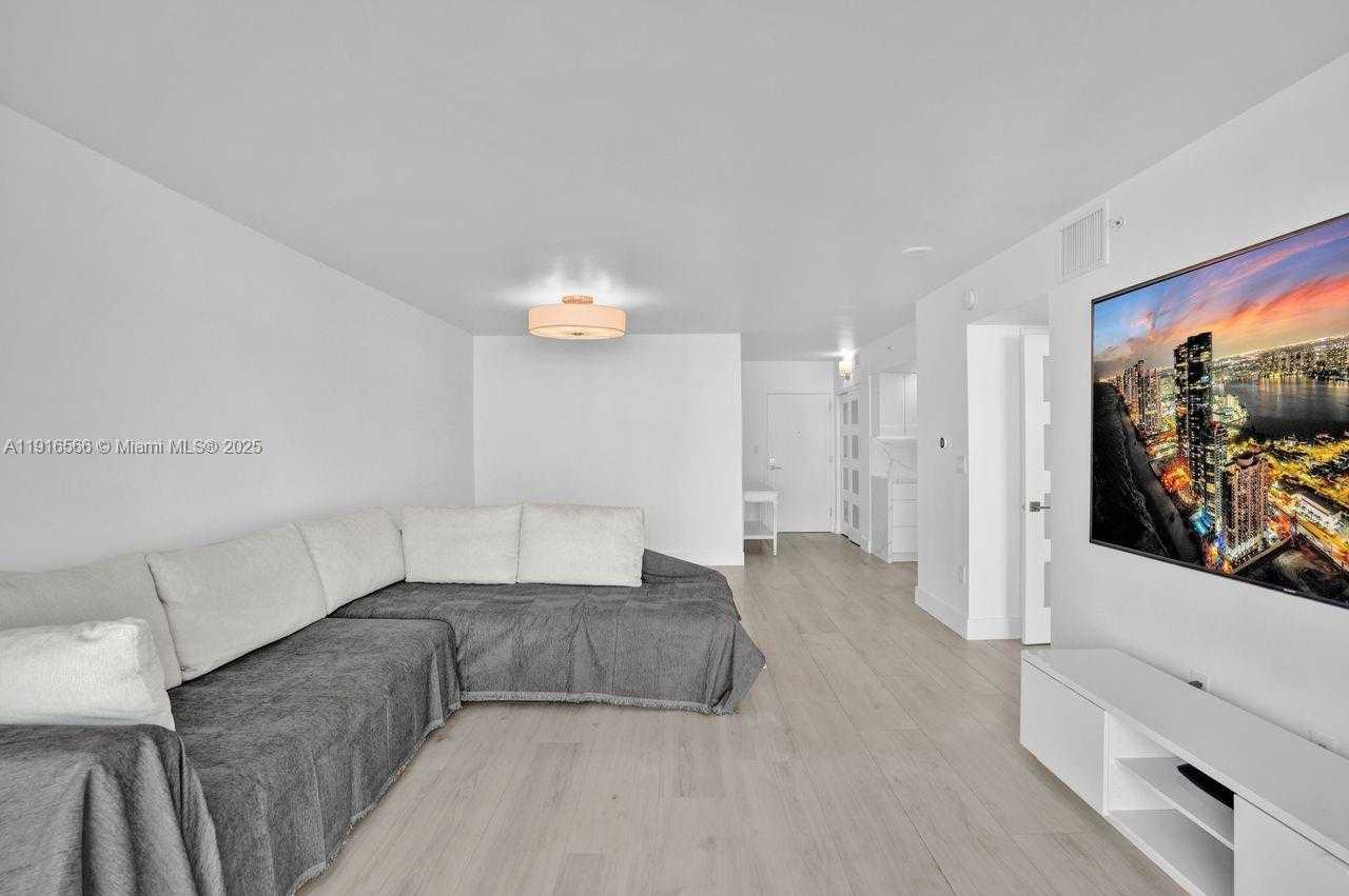 Small Image of 90 ALTON RD #1907, Miami Beach Number 36