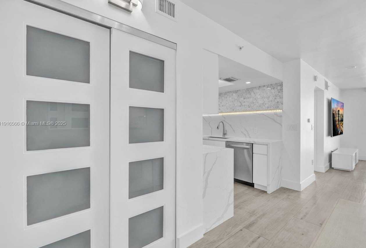 Small Image of 90 ALTON RD #1907, Miami Beach Number 39