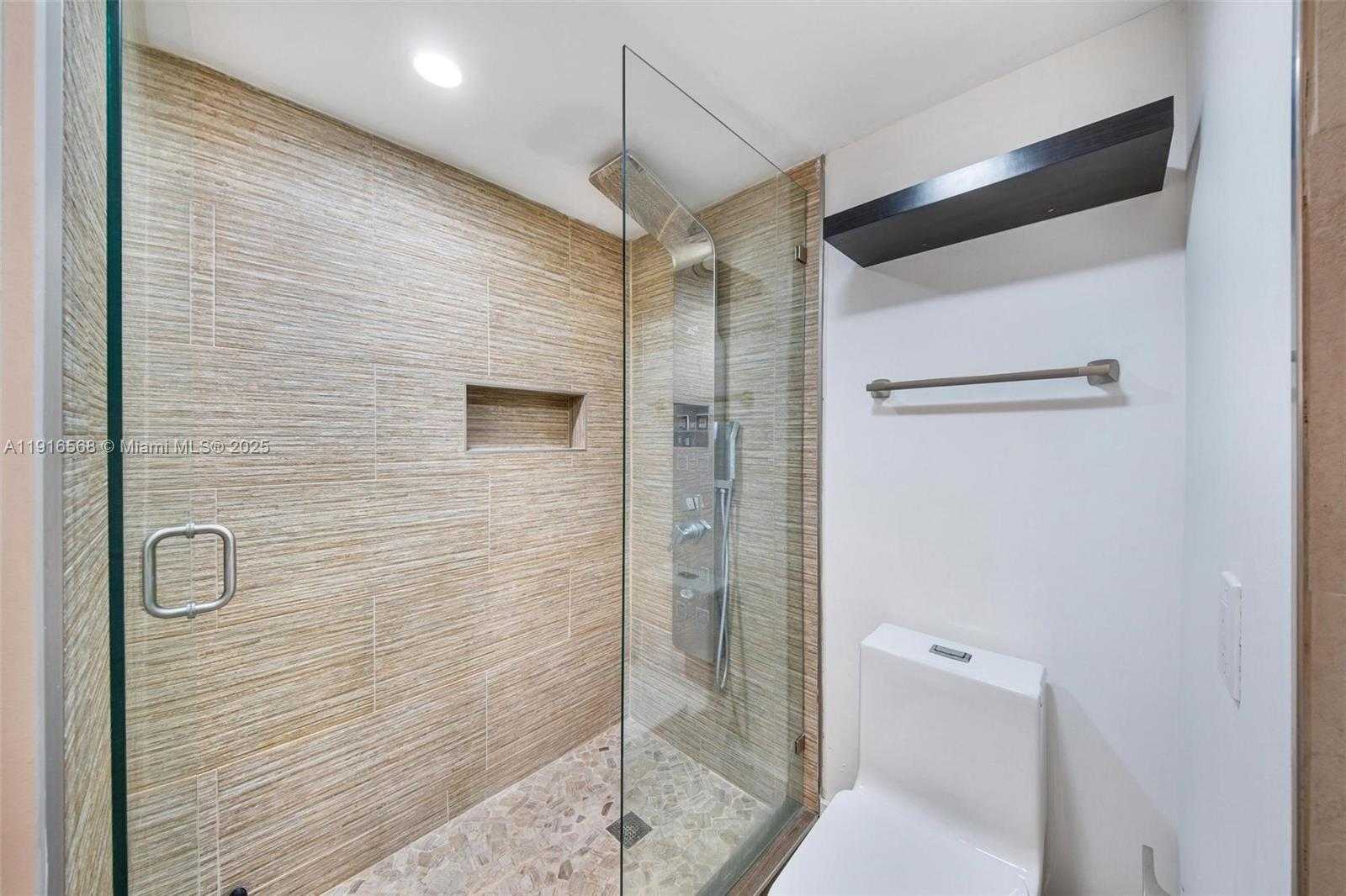 Small Image of 1541 BRICKELL AVE #C406, Miami Number 30