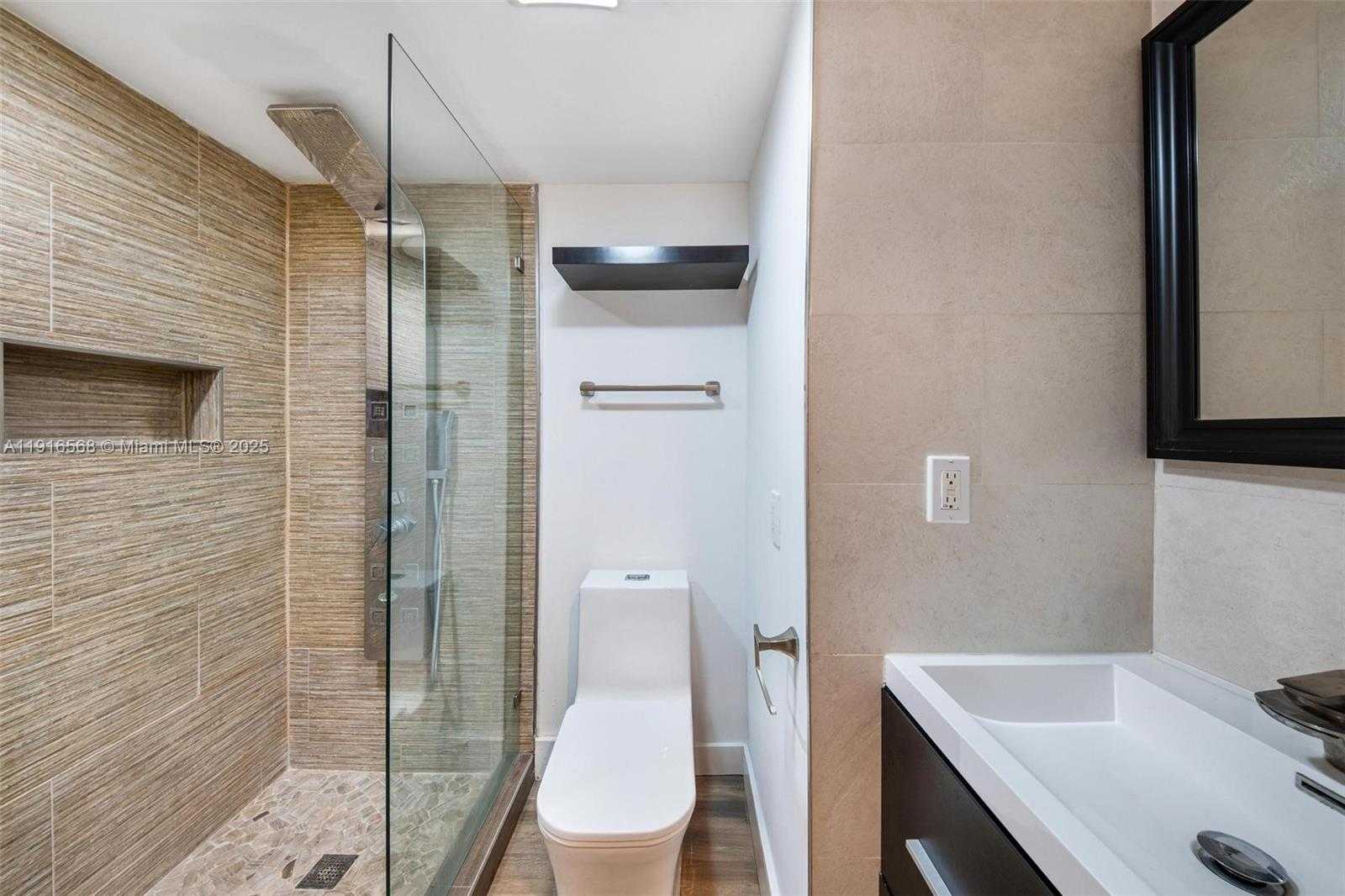 Small Image of 1541 BRICKELL AVE #C406, Miami Number 31