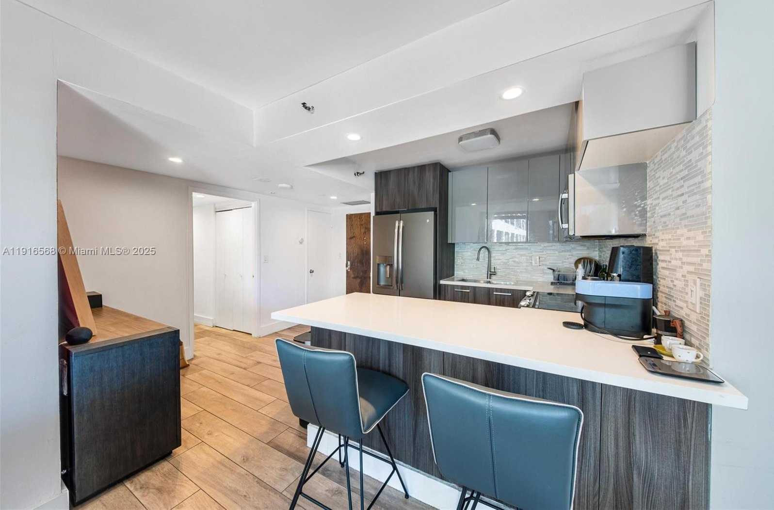 Small Image of 1541 BRICKELL AVE #C406, Miami Number 5