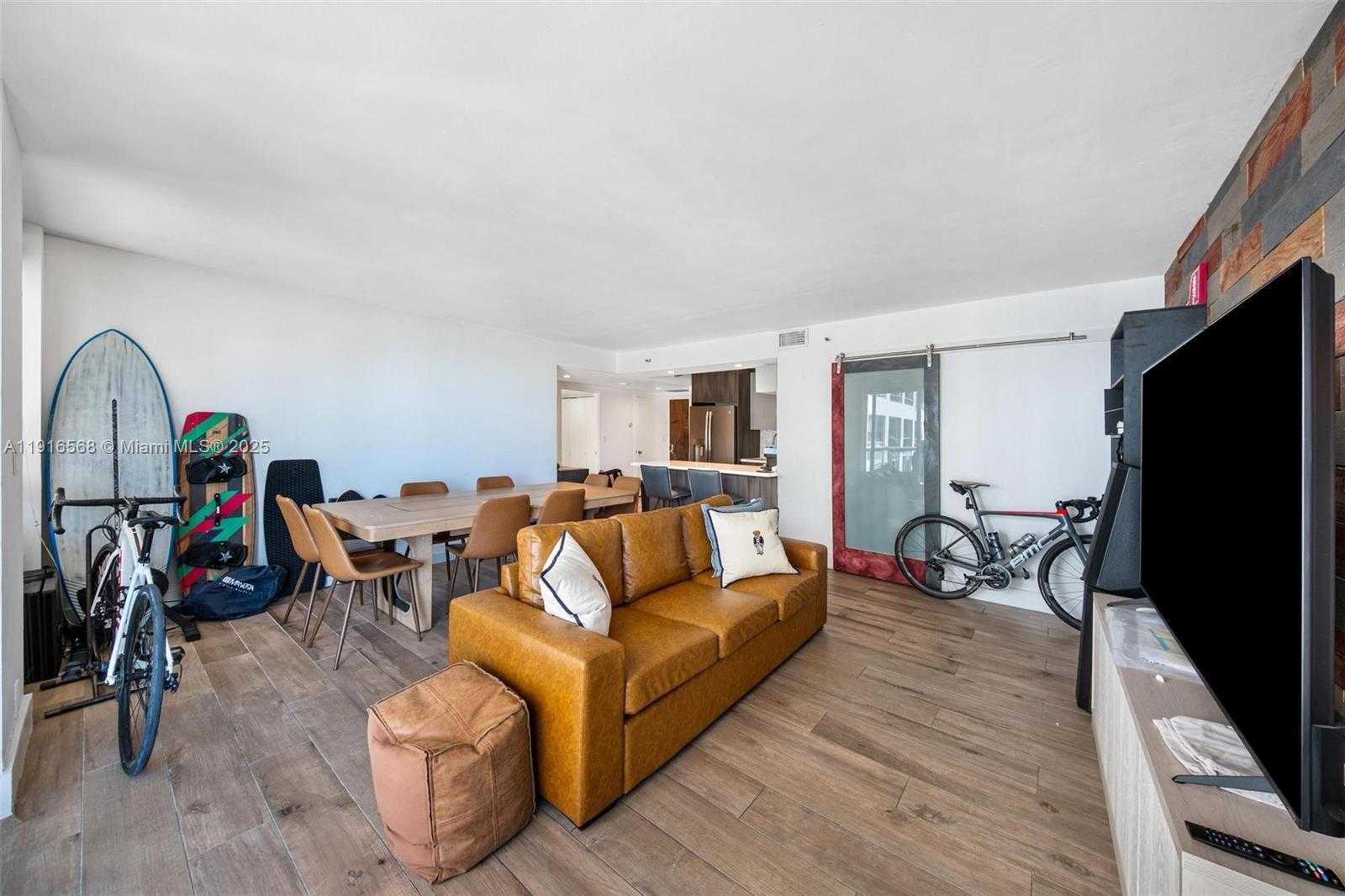 Small Image of 1541 BRICKELL AVE #C406, Miami Number 7