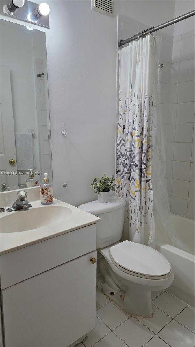 Small Image of 5670 NORTH WEST 116TH AVE #113, Doral Number 11
