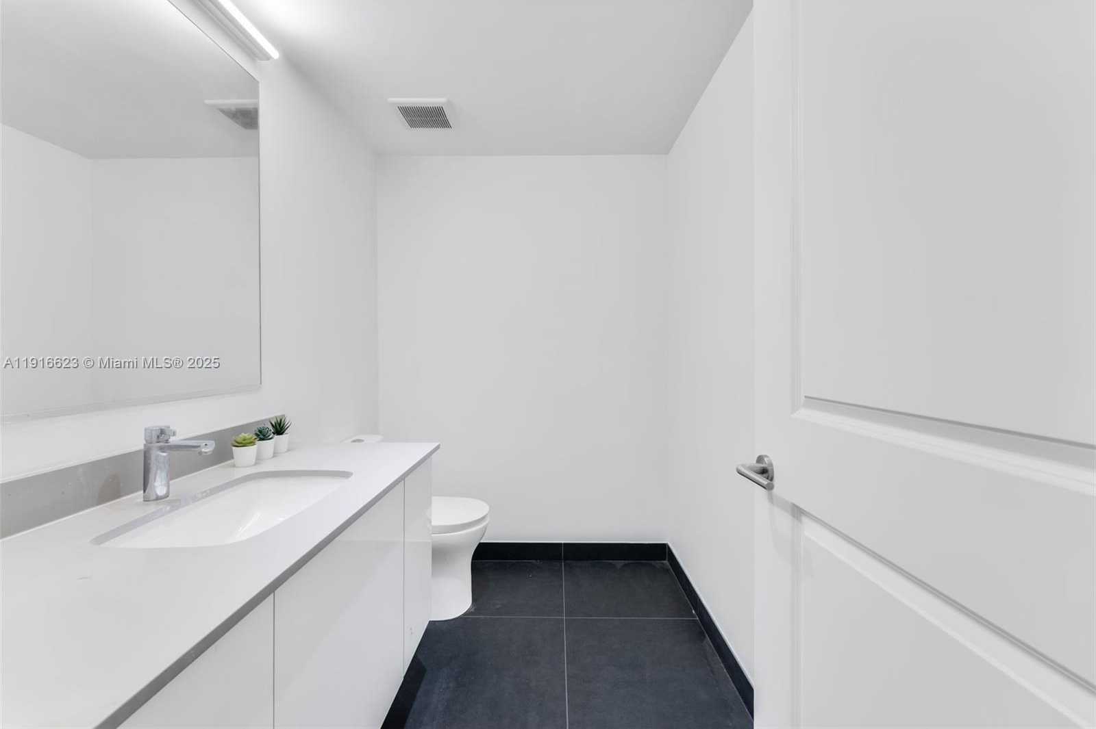 Small Image of 1600 NORTH EAST 1ST AVE #3315, Miami Number 13