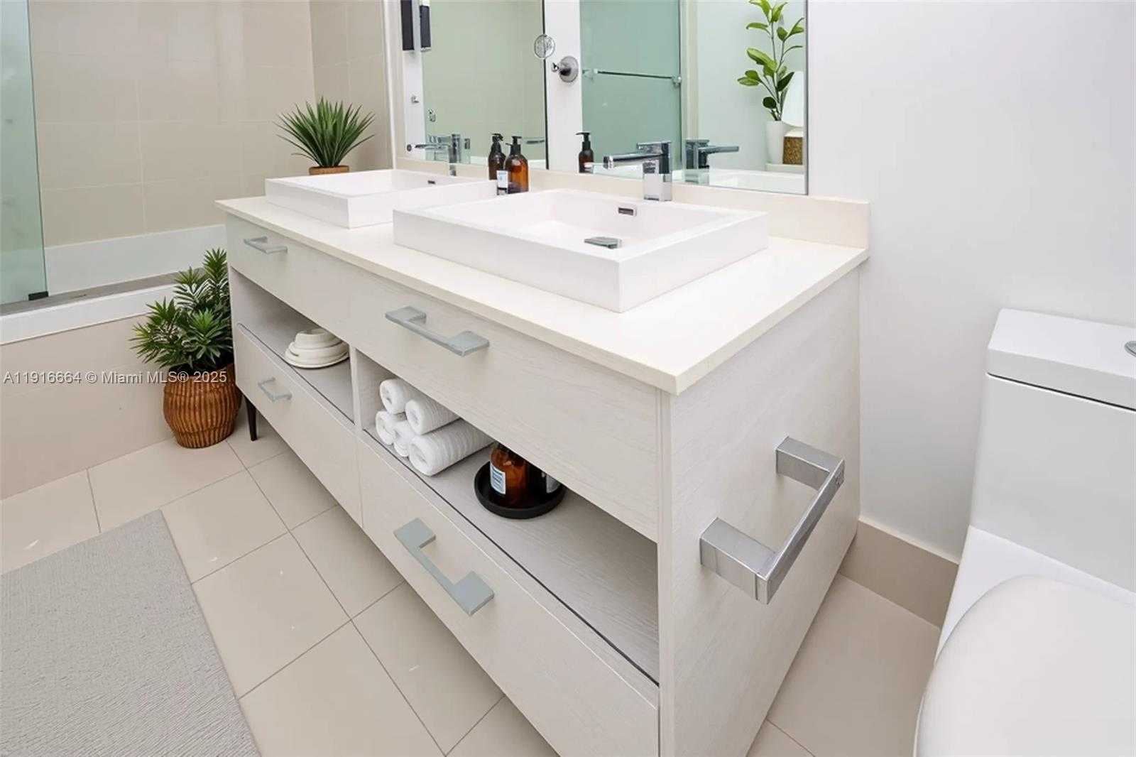 Small Image of 45 SOUTH WEST 9TH ST #1504, Miami Number 19