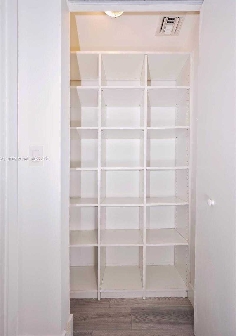 Small Image of 45 SOUTH WEST 9TH ST #1504, Miami Number 22