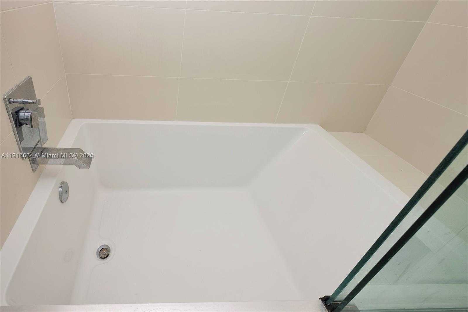 Small Image of 45 SOUTH WEST 9TH ST #1504, Miami Number 23