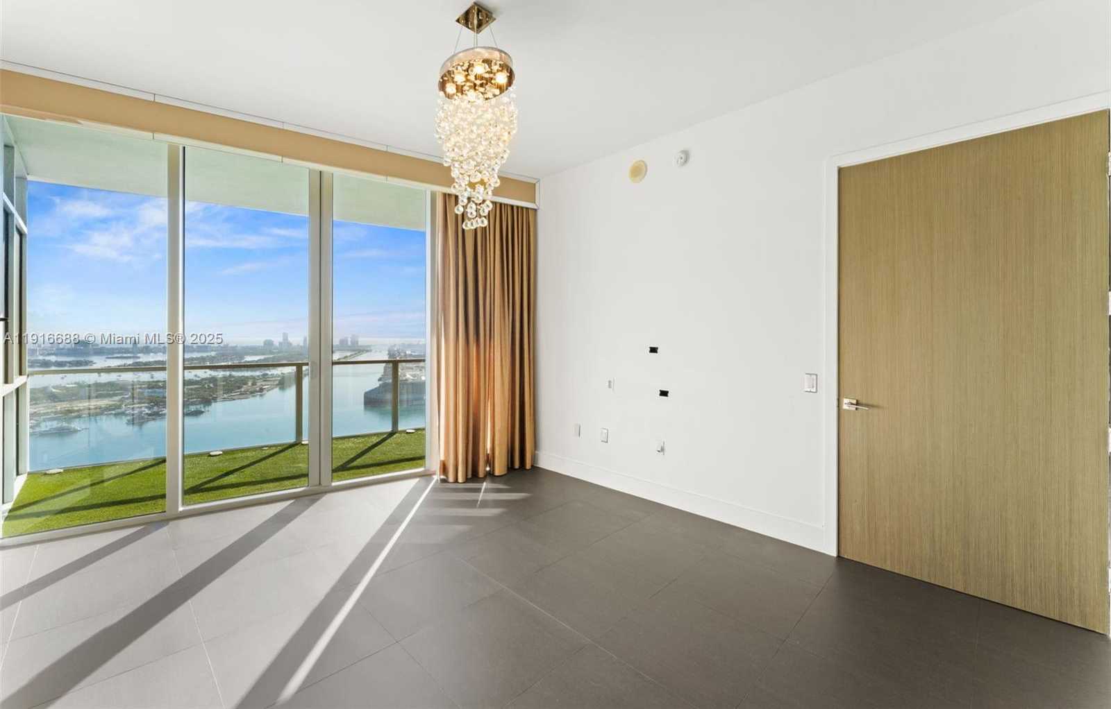 Small Image of 1100 BISCAYNE BLVD #4502, Miami Number 14