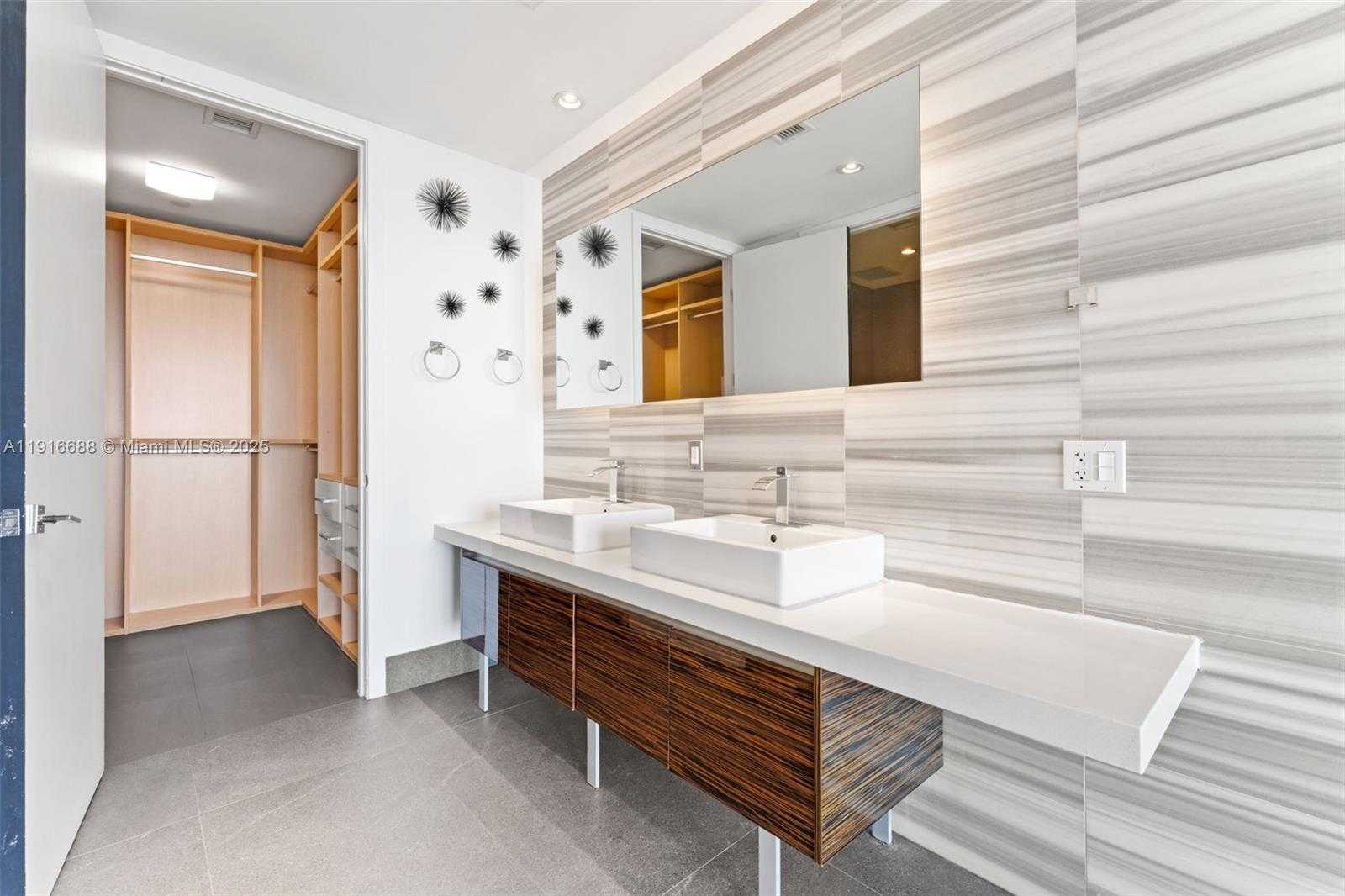 Small Image of 1100 BISCAYNE BLVD #4502, Miami Number 19