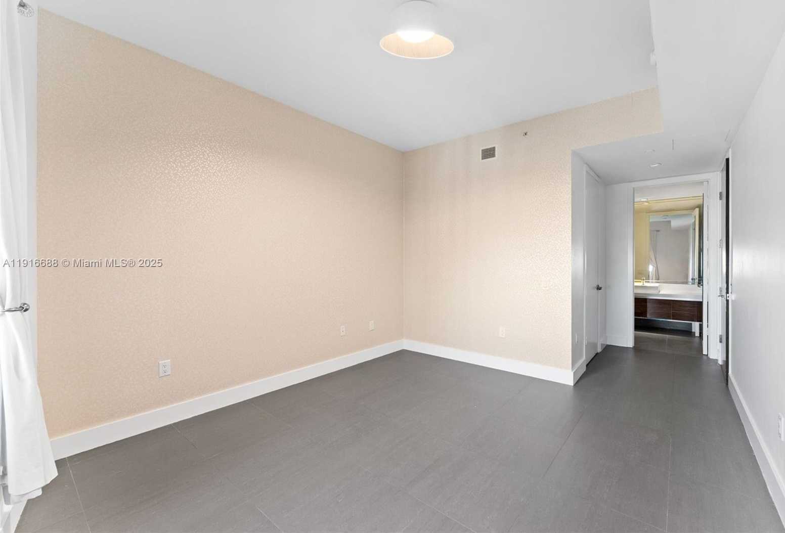 Small Image of 1100 BISCAYNE BLVD #4502, Miami Number 20
