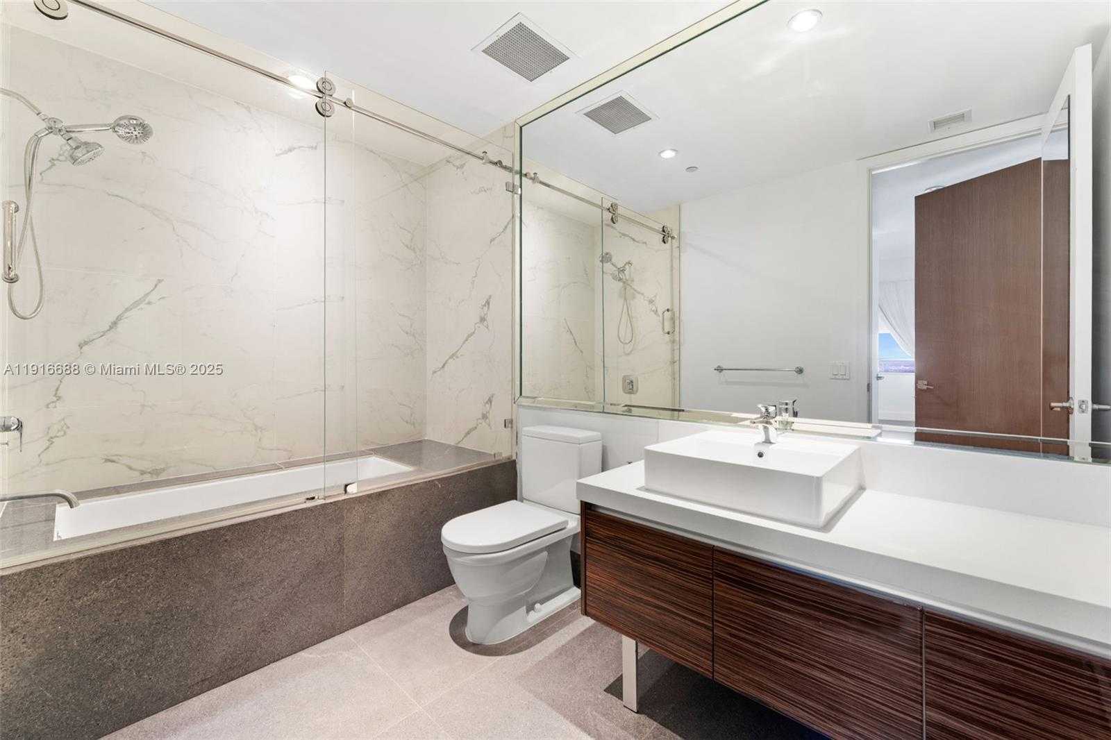 Small Image of 1100 BISCAYNE BLVD #4502, Miami Number 23