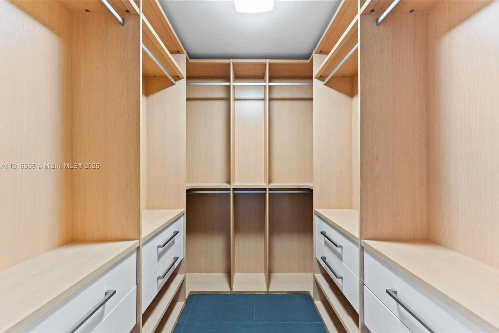 Small Image of 1100 BISCAYNE BLVD #4502, Miami Number 24