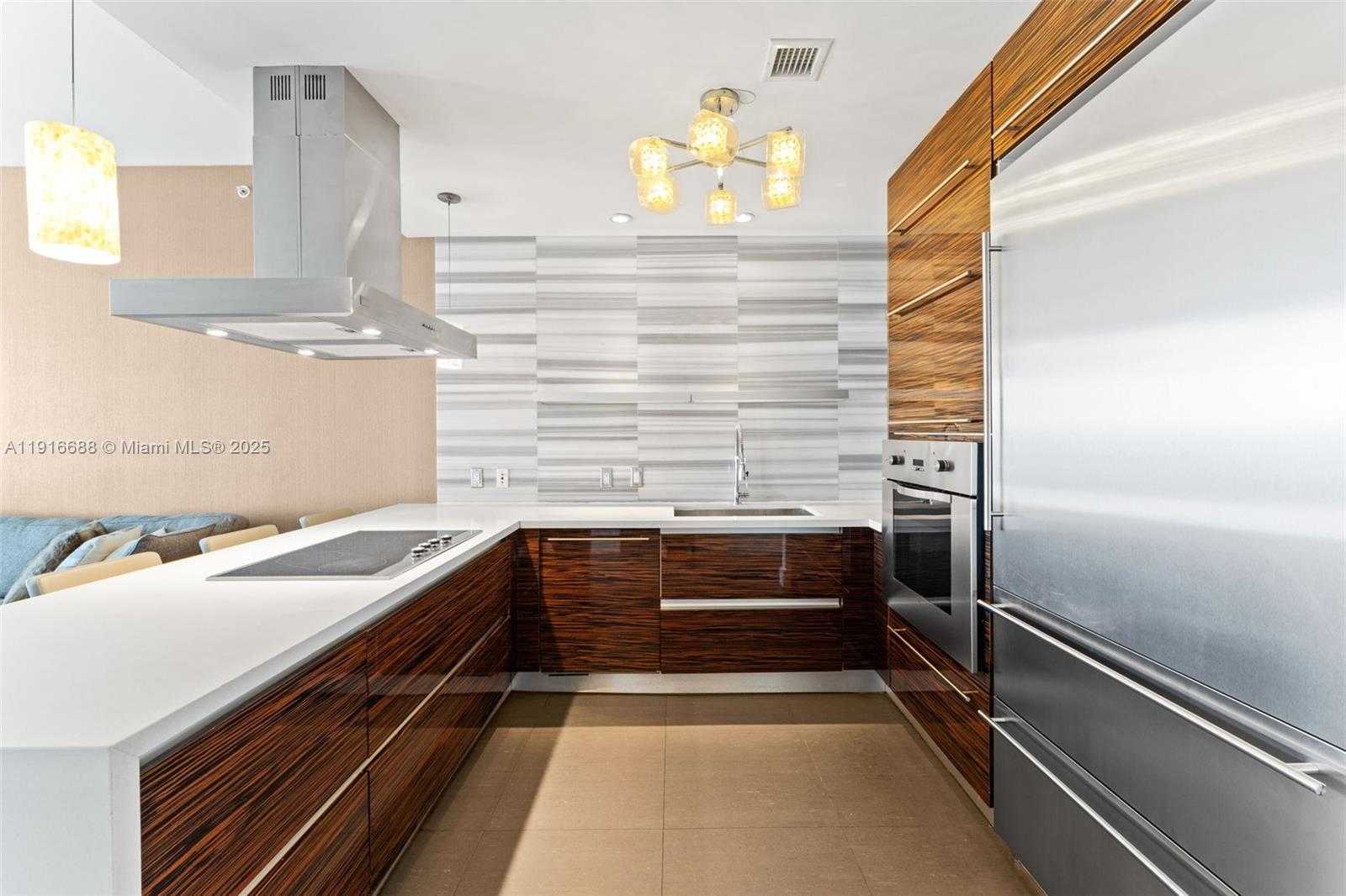 Small Image of 1100 BISCAYNE BLVD #4502, Miami Number 5