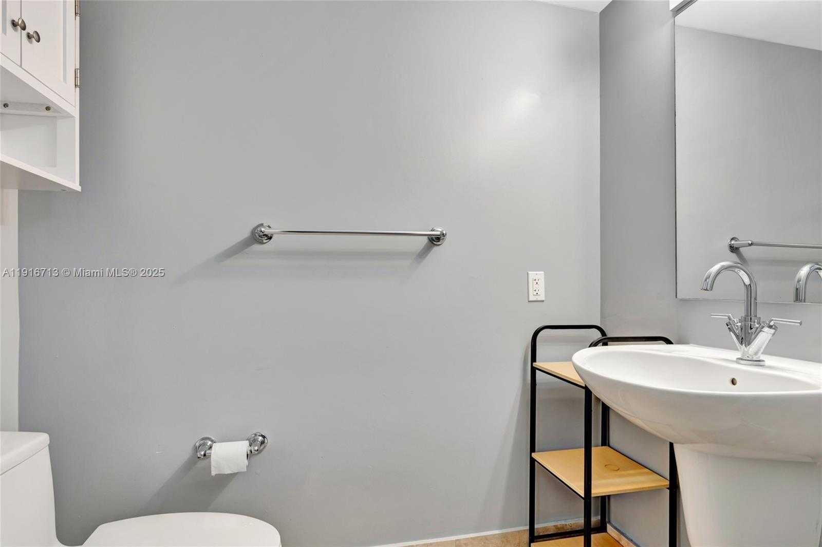 Small Image of 41 SOUTH EAST 5TH ST #1212, Miami Number 18